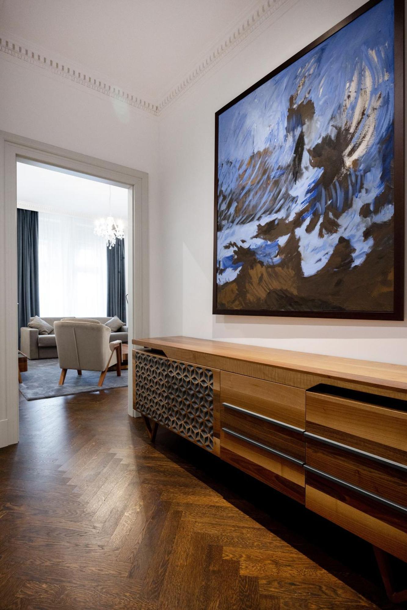 Three-Bedroom Apartment,1176631930:JPEG