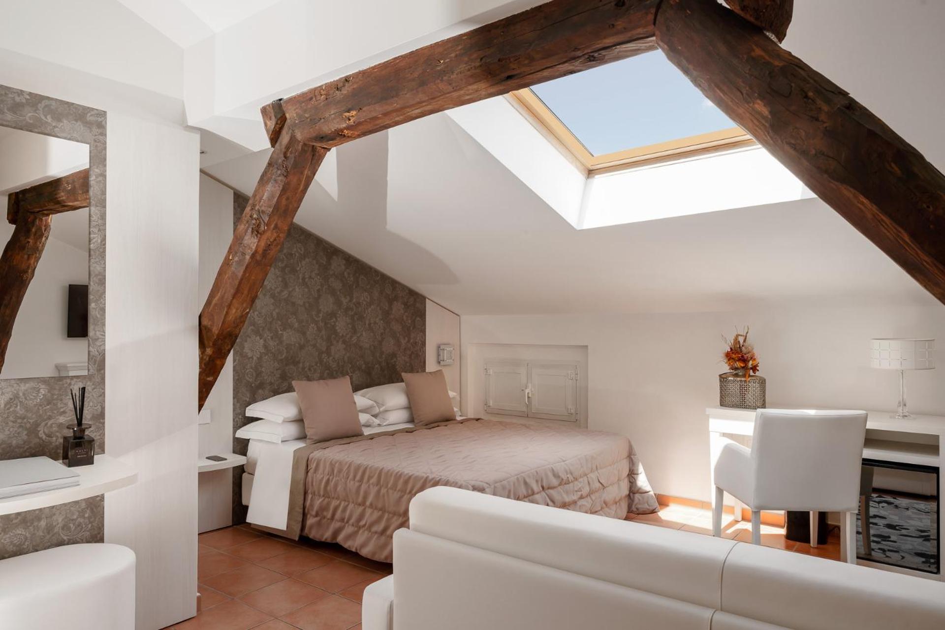 Junior Suite,1558423435:JPEG