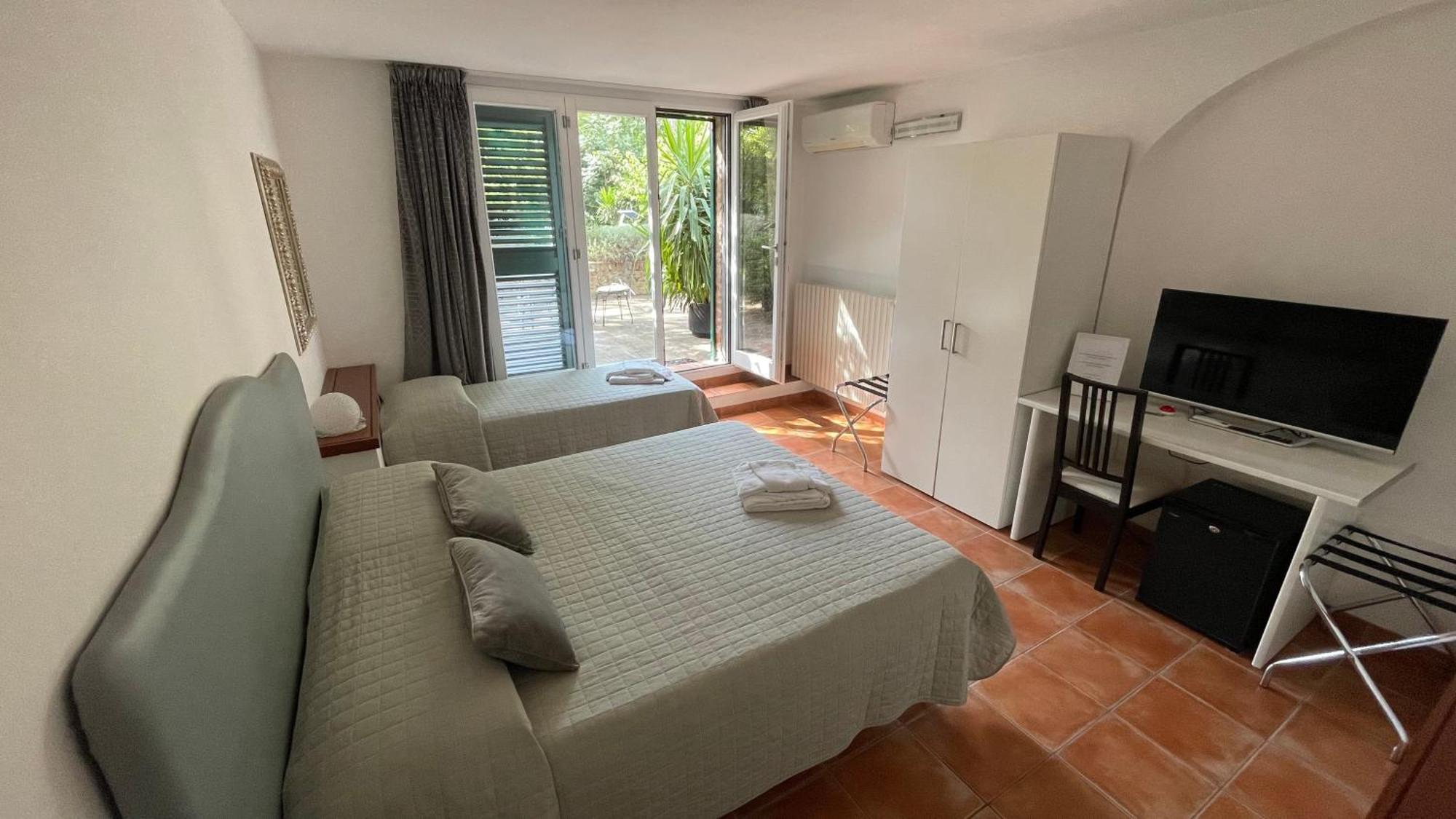 Large Double or Twin Room,1006591690:JPEG