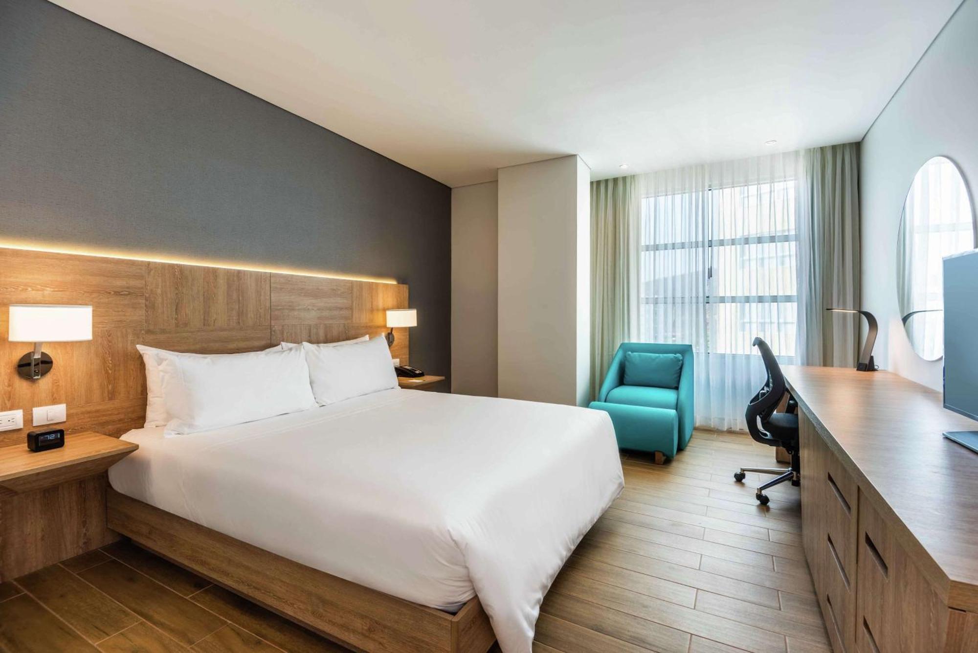 King Room,1552450285:JPEG
