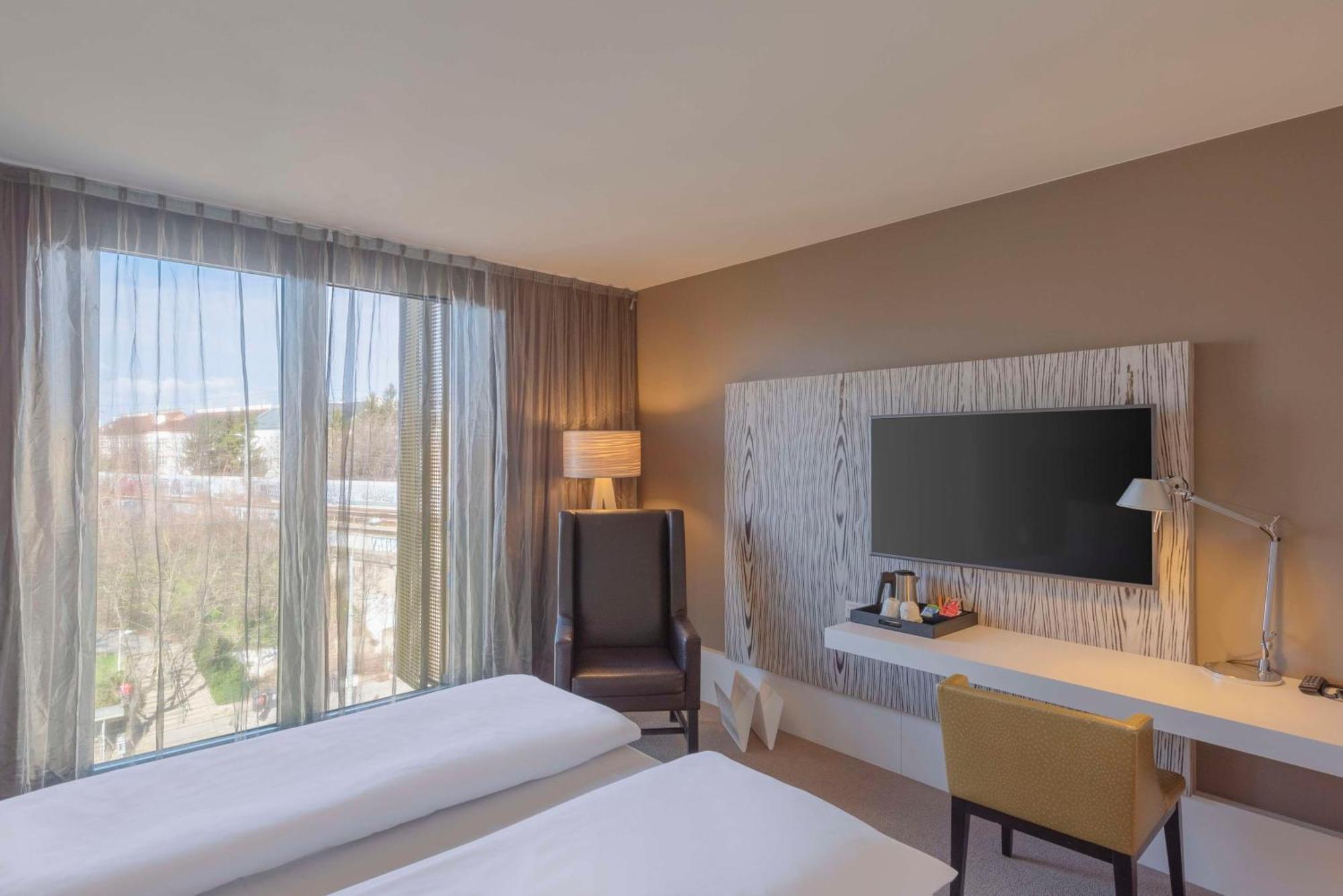 King Guest Room,1552465957:JPEG