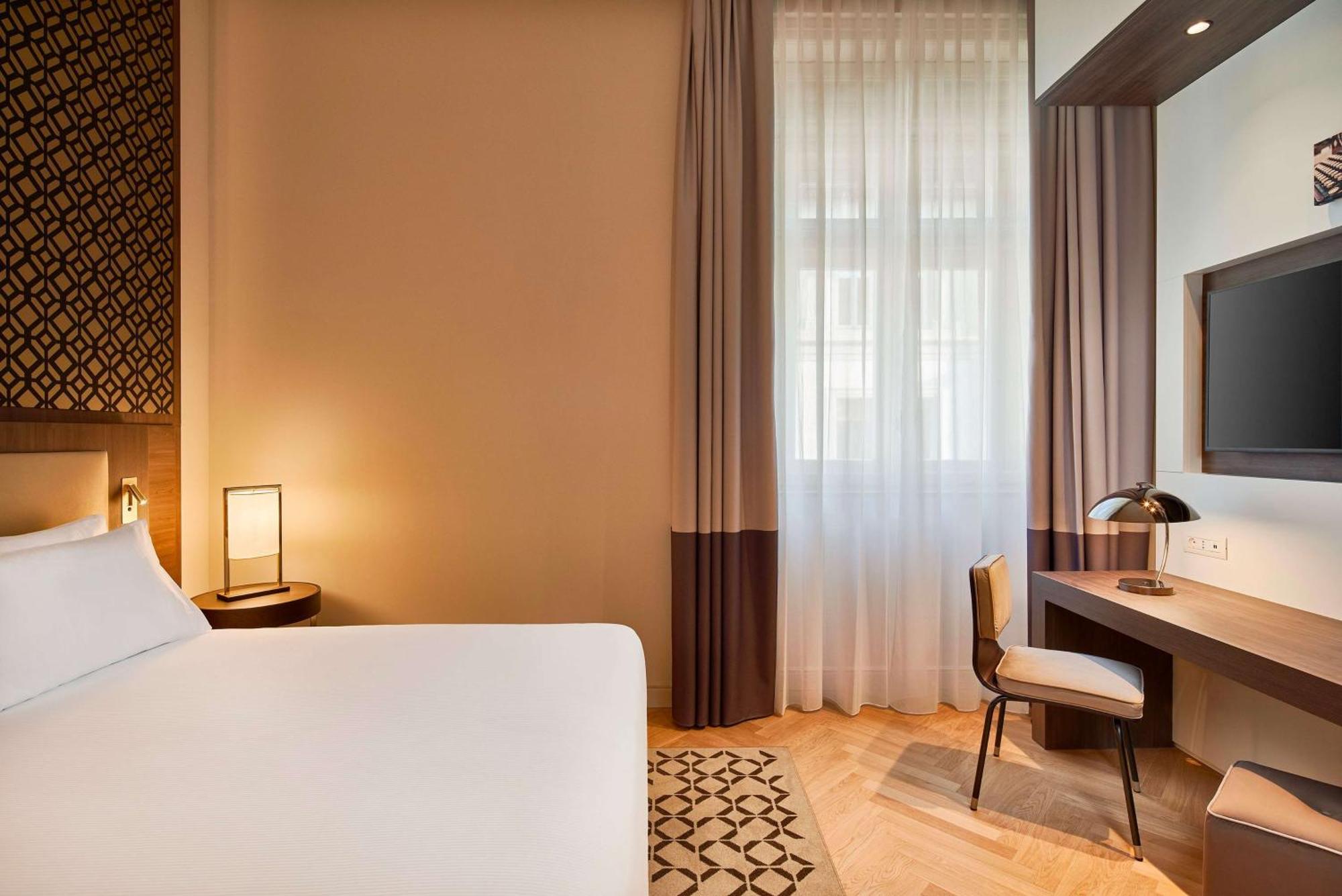 King Guest Room,1552467103:JPEG