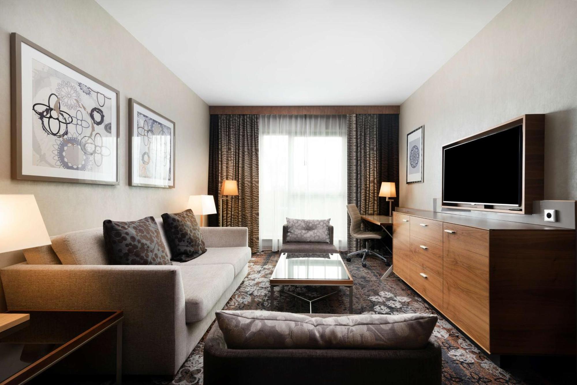 One-Bedroom King Suite,1552472290:JPEG
