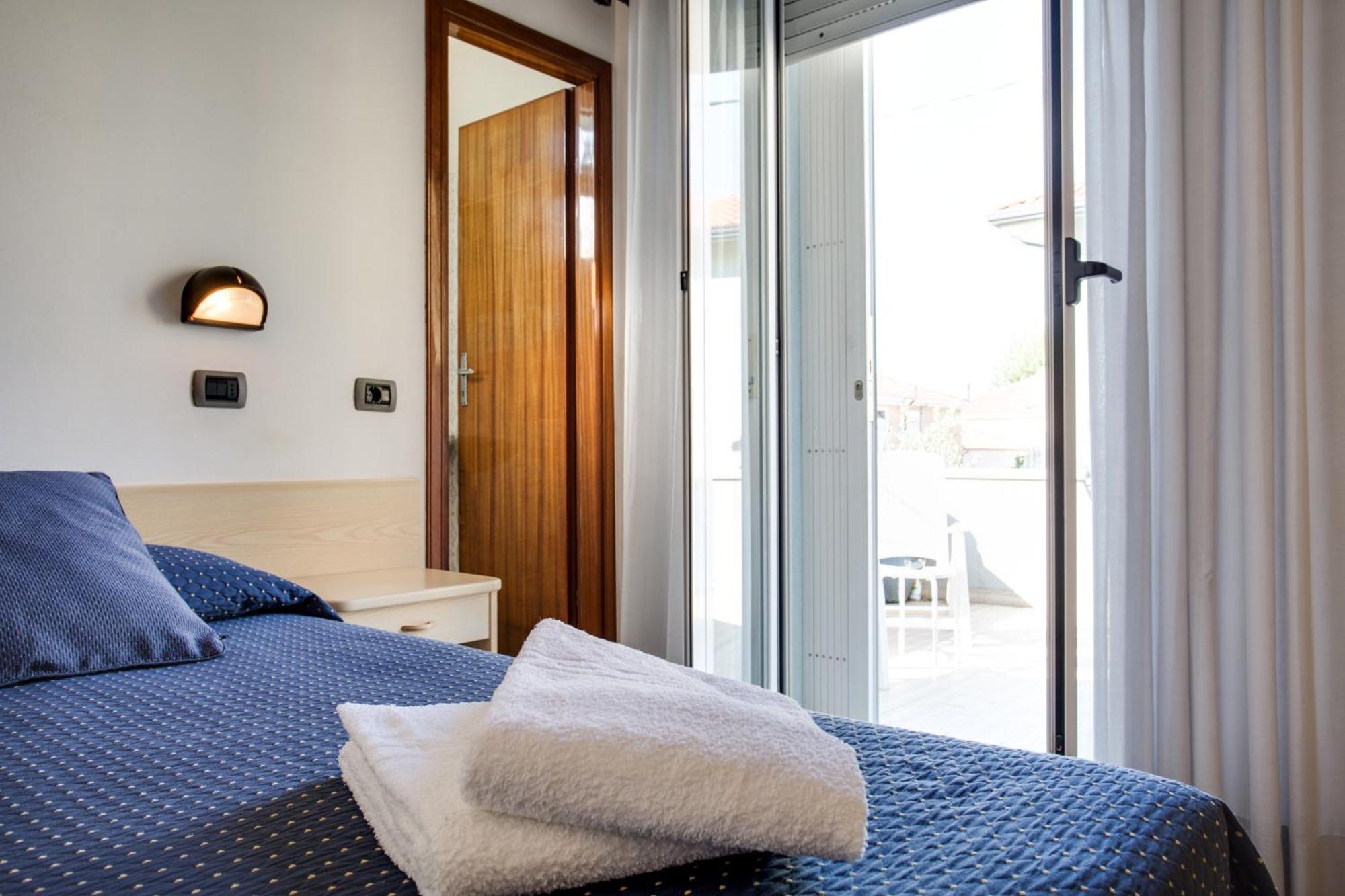 Single Room Balcony,518193594:JPEG