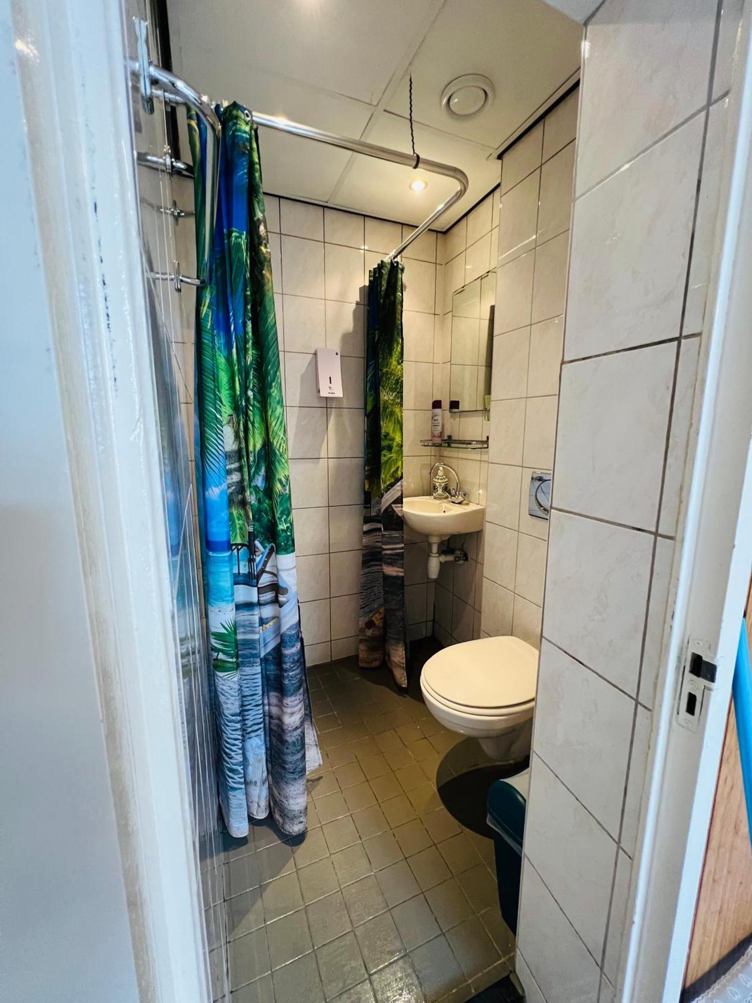 Standard Quadruple Room,1553396179:JPEG