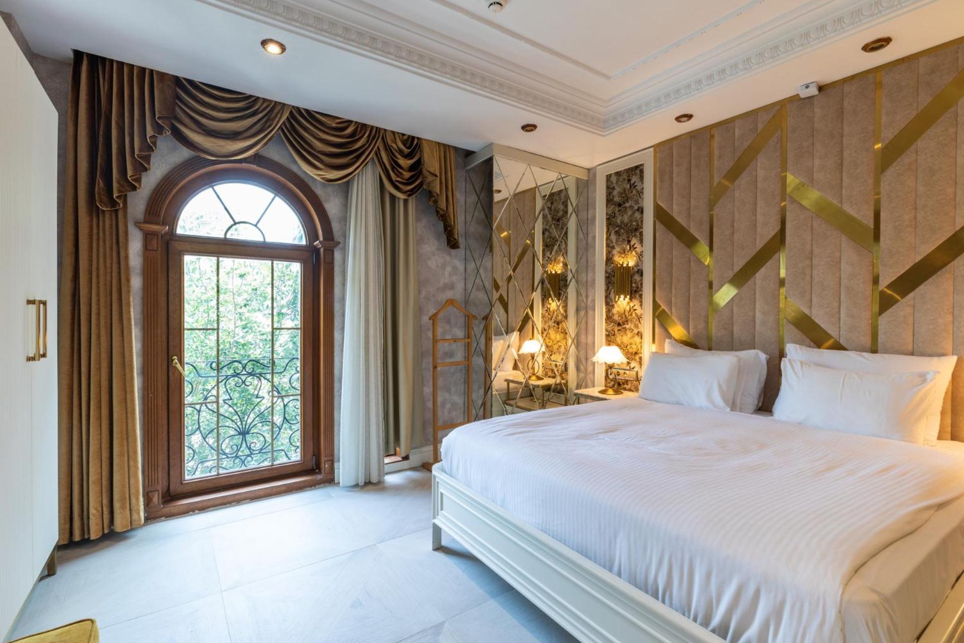 Presidental Suite with Jetted Tub,1553709856:JPEG