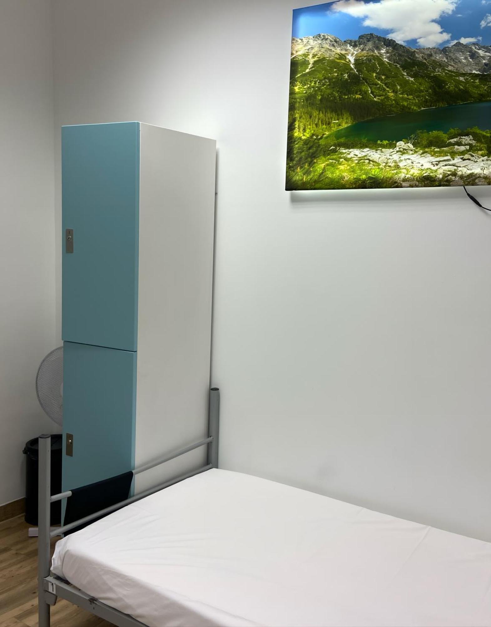 Basic Twin Room without Window