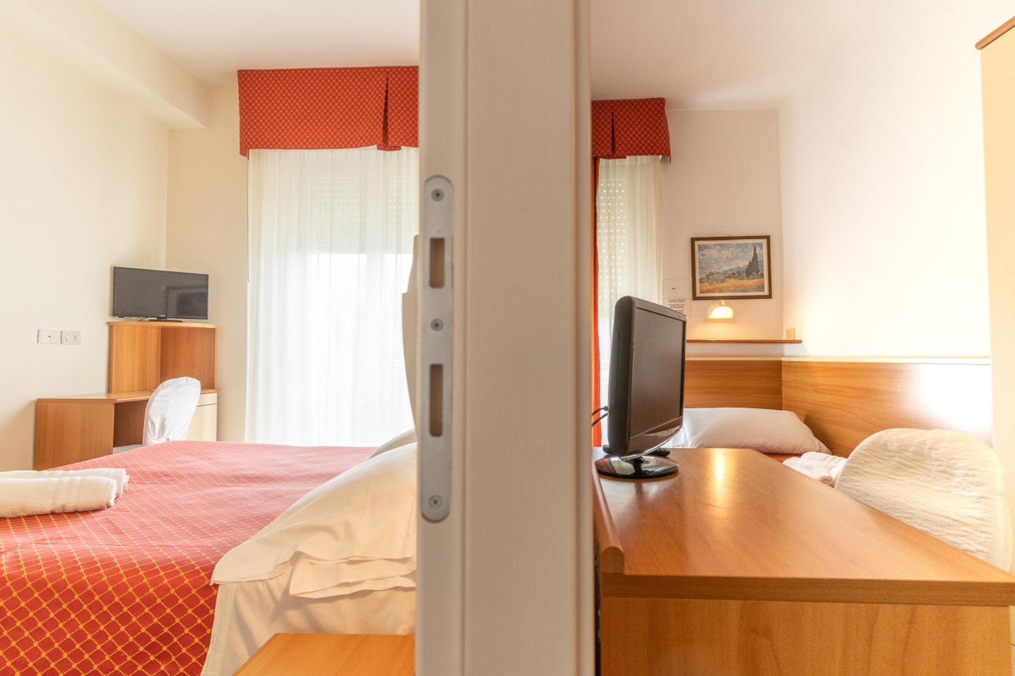 Family Junior Suite,1553873263:JPEG