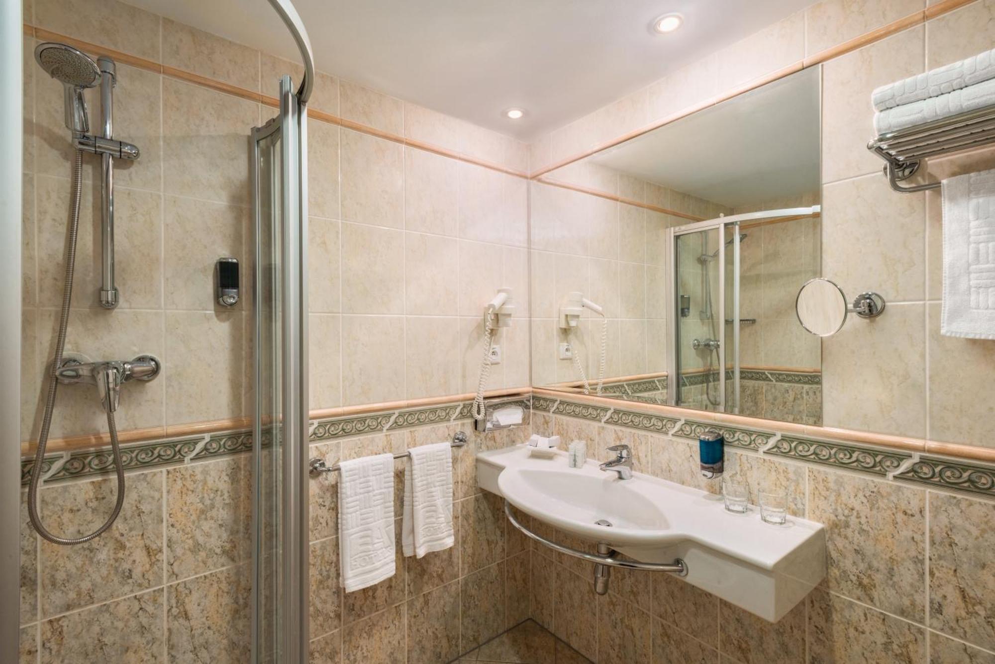 Double or Twin Room,1592874676:JPEG