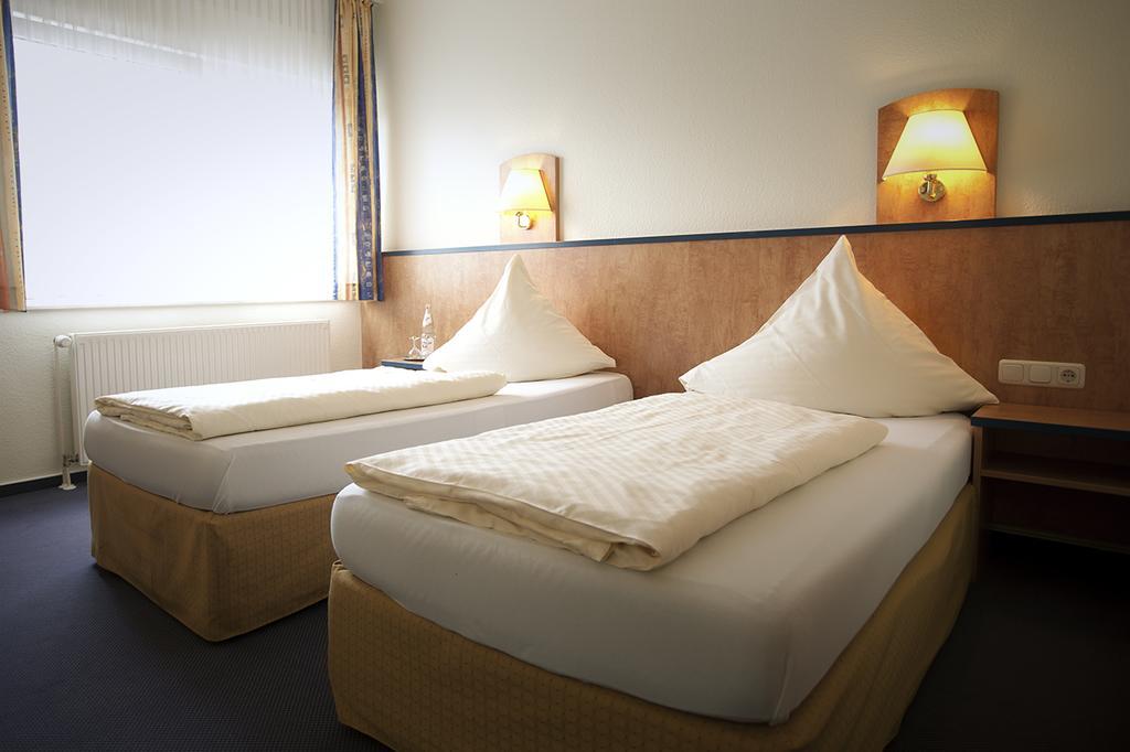 Single Room,155420462:JPEG