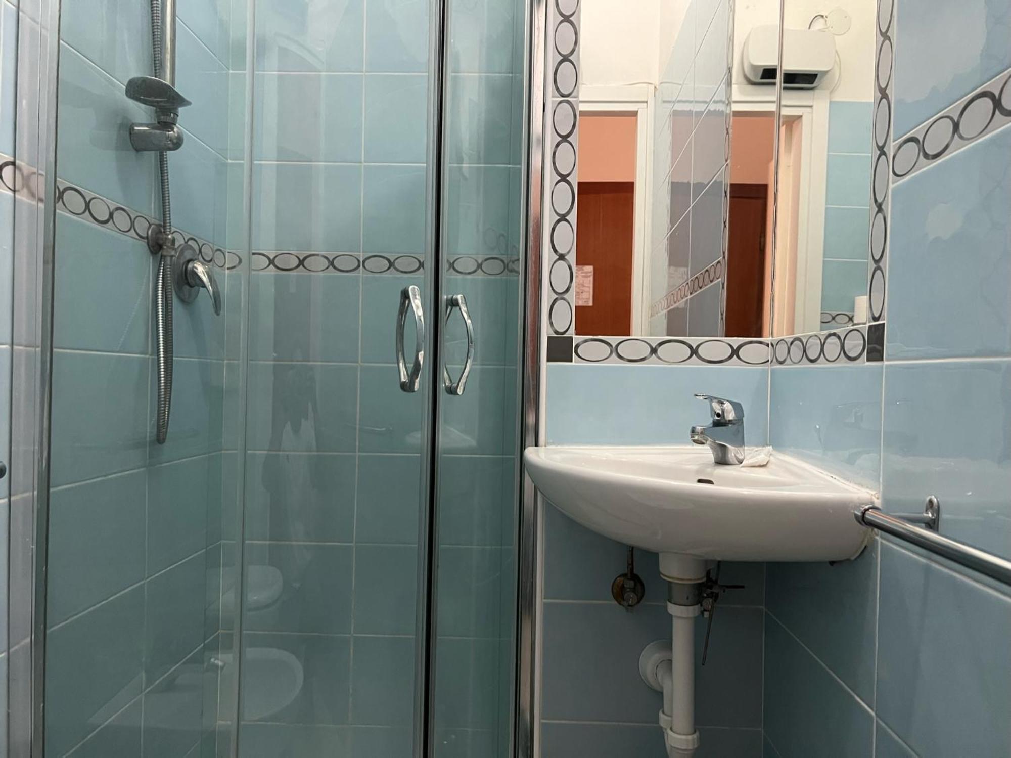 Triple Room Bathroom