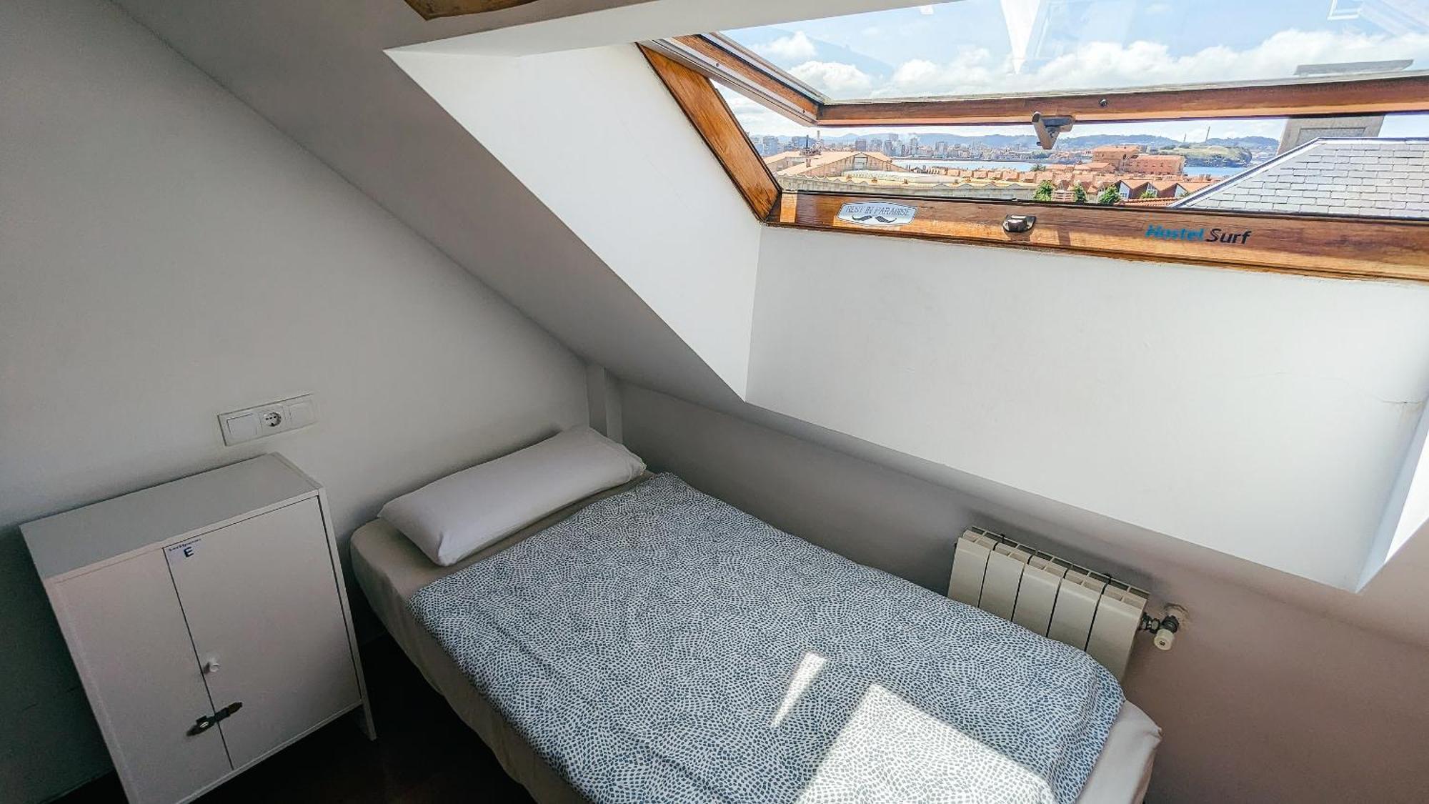 Superior Mixed Dormitory Room,1554126469:JPEG