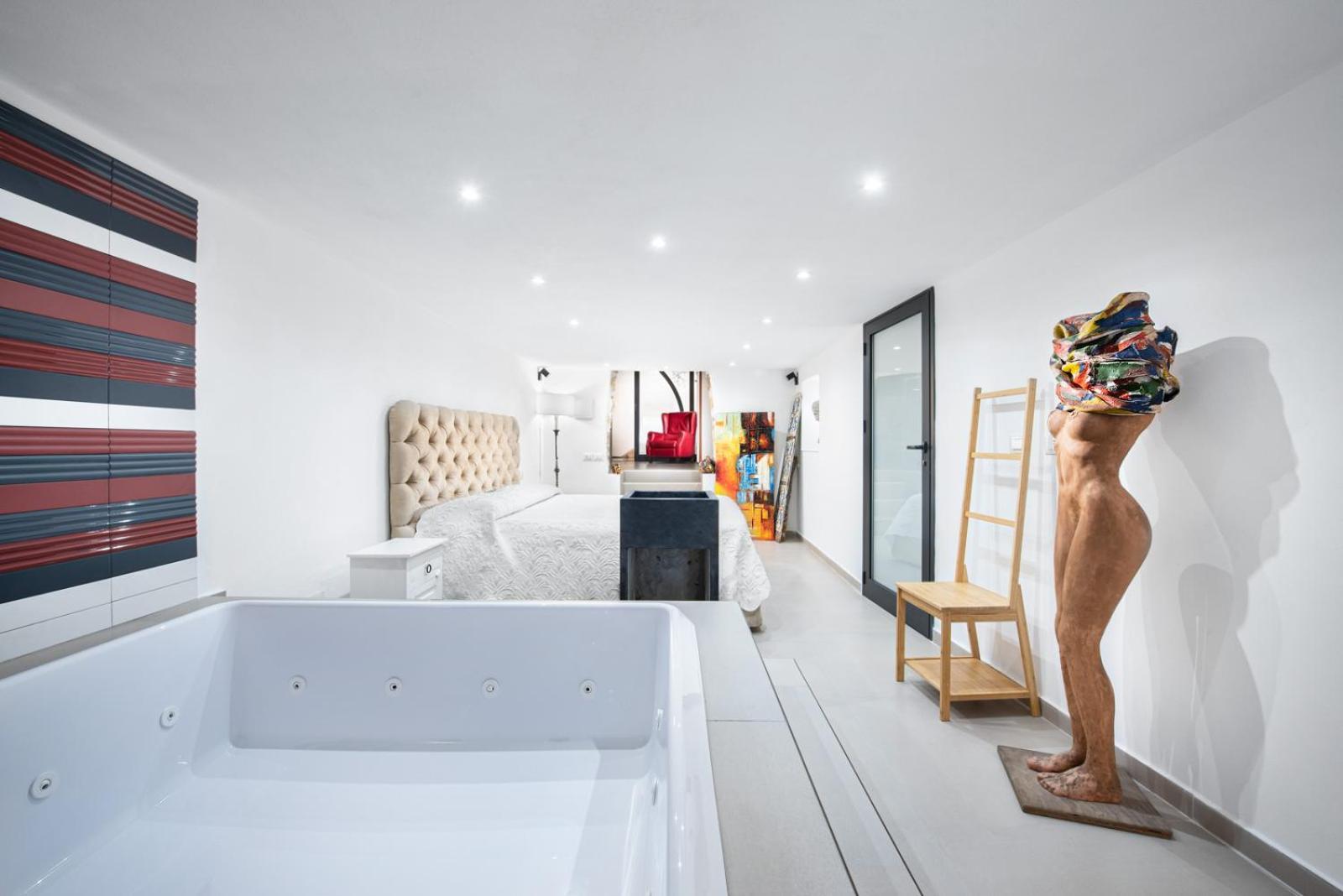 Suite Spa Bath,1554813070:JPEG