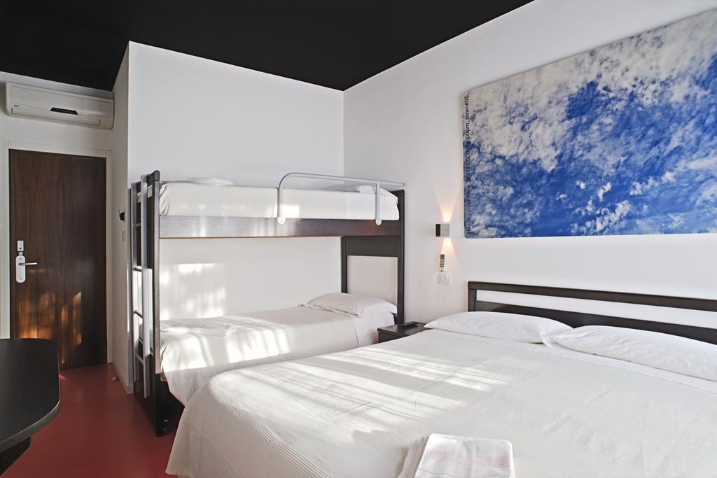 Quadruple Room,537848463:JPEG