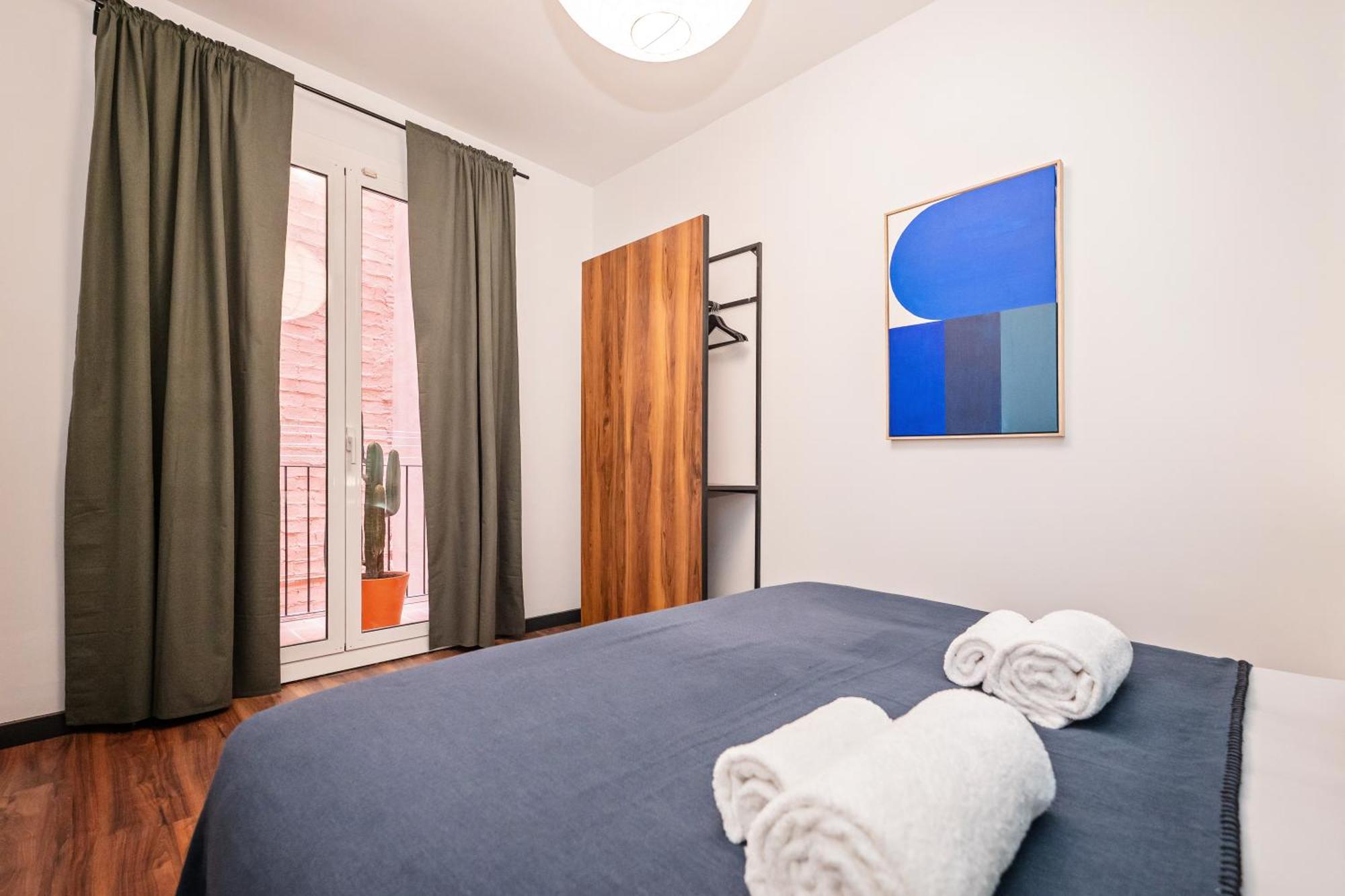 Three-Bedroom Apartment,1555200115:JPEG