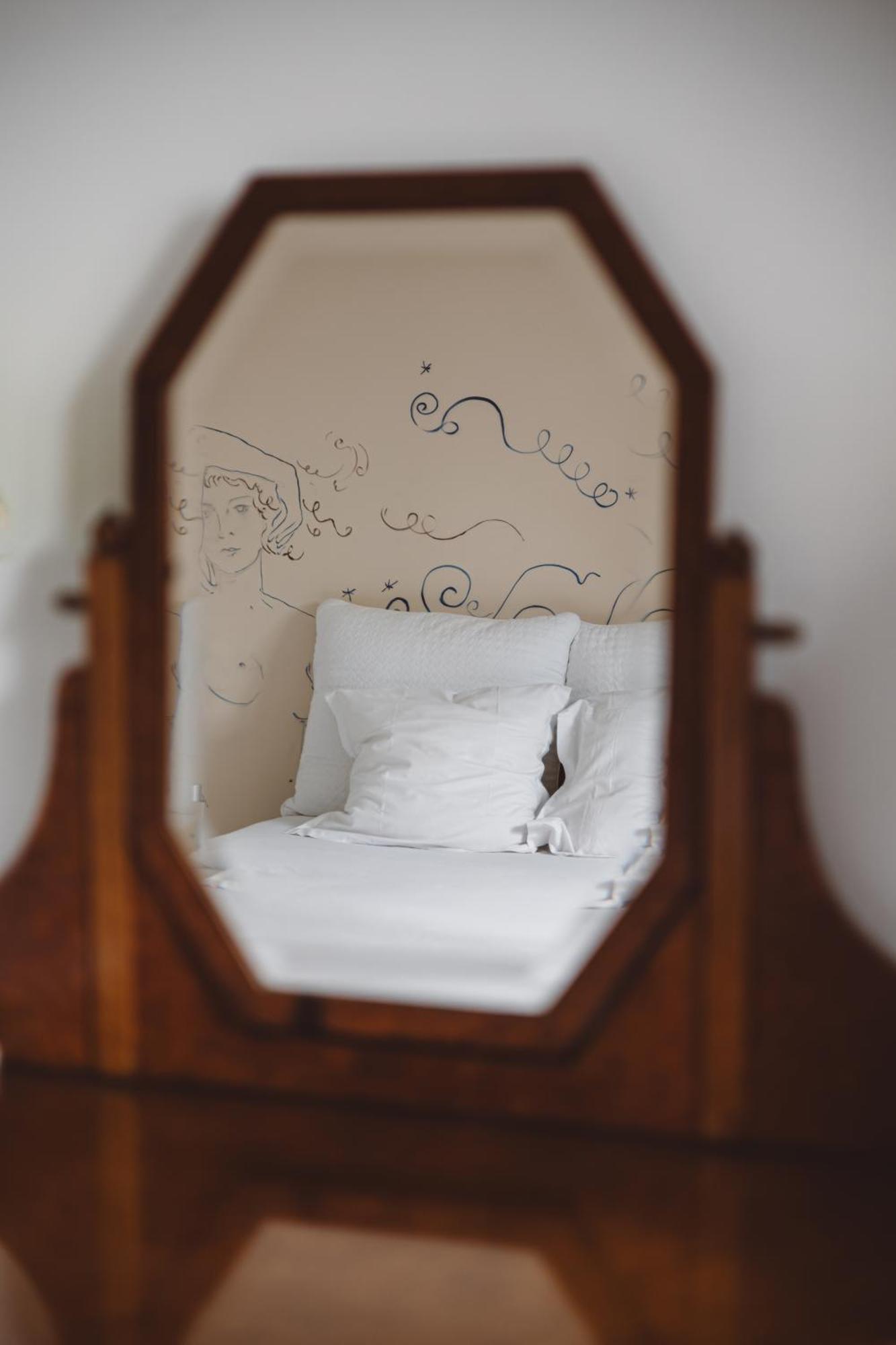 Classic Room,1555301503:JPEG