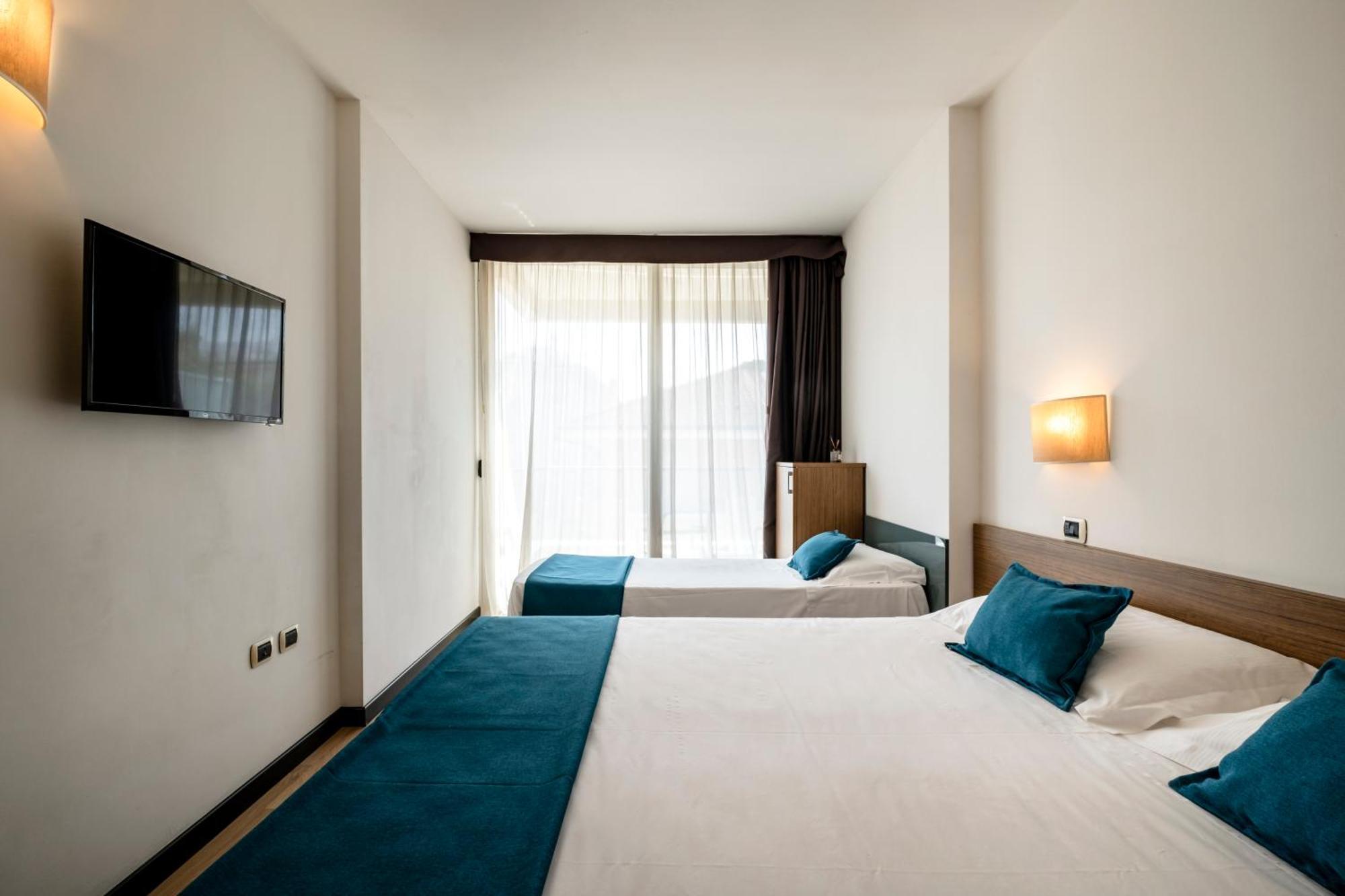 Triple Room,1555460437:JPEG