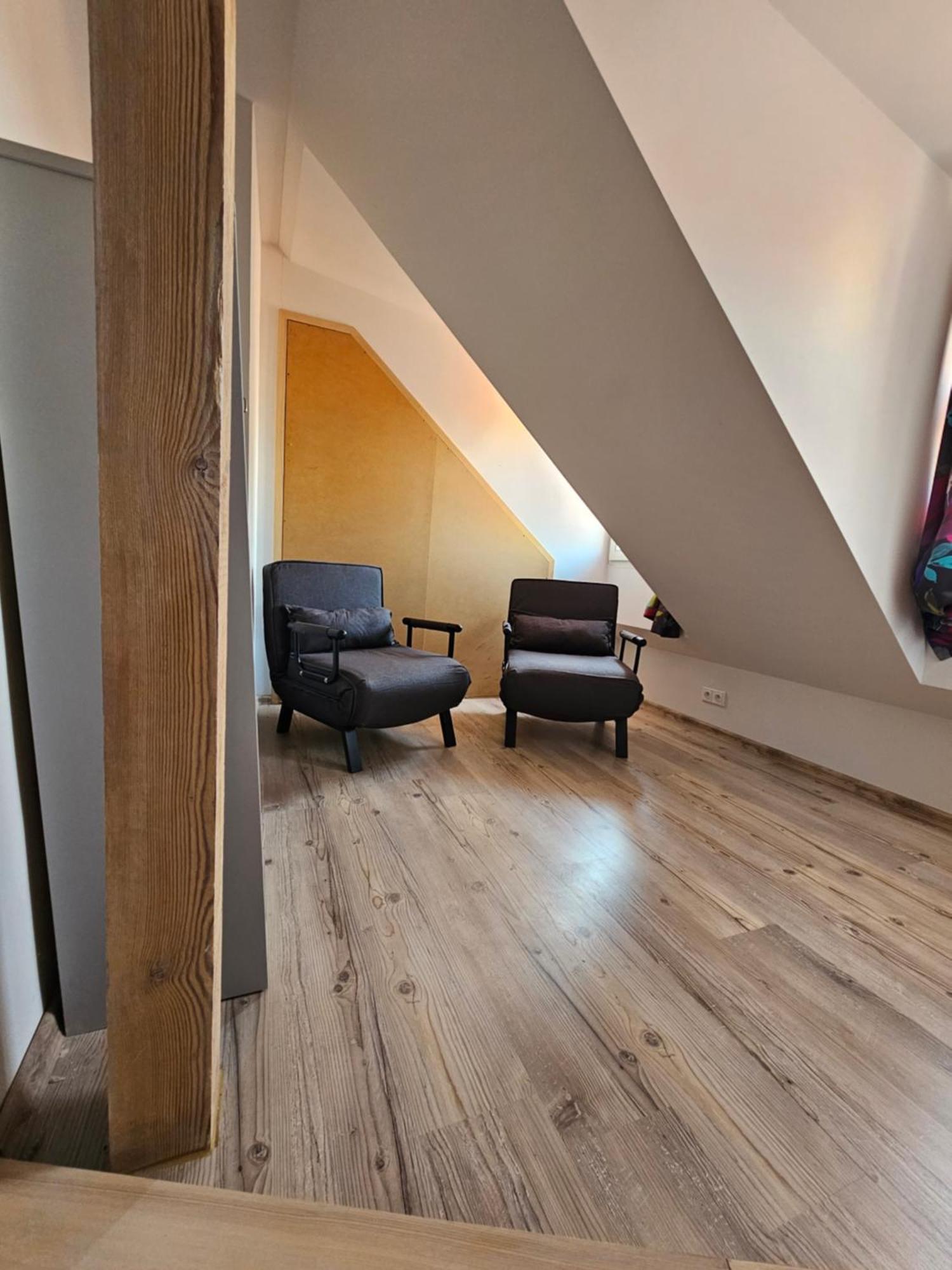 Attic Double Room,1014606970:JPEG