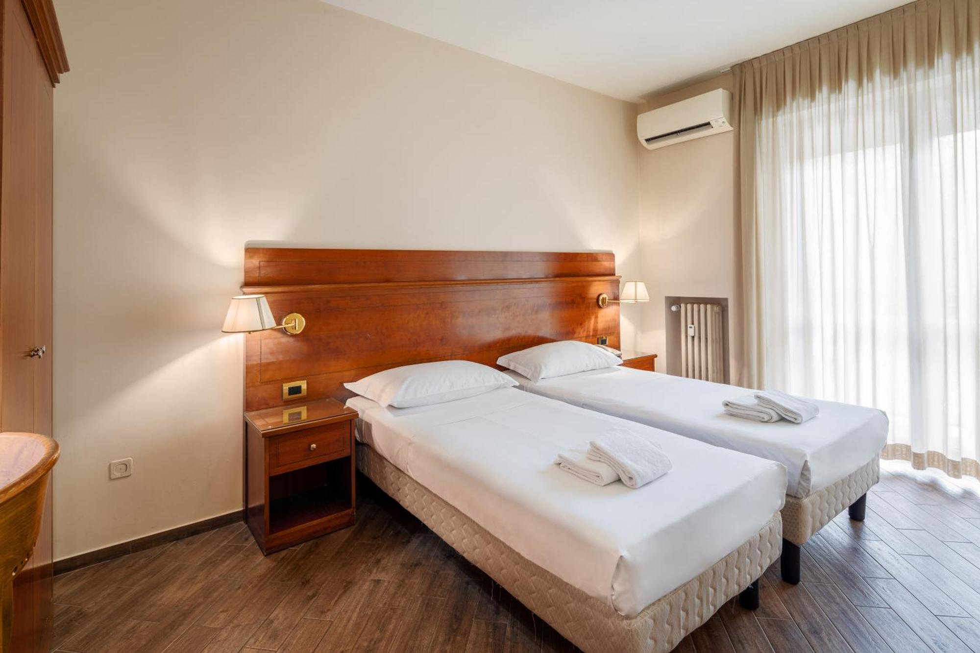 Standard Double or Twin Room Balcony,253855717:JPEG