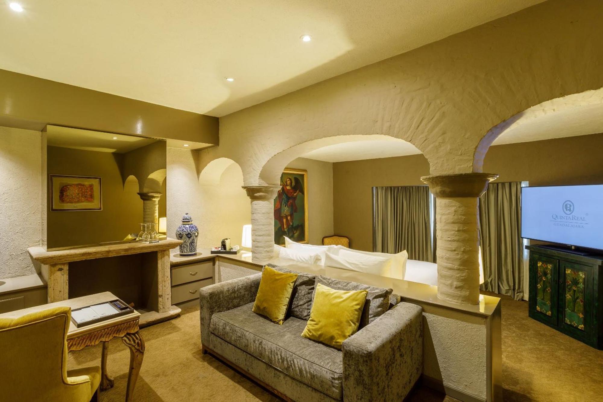 Master Suite King,1572640427:JPEG