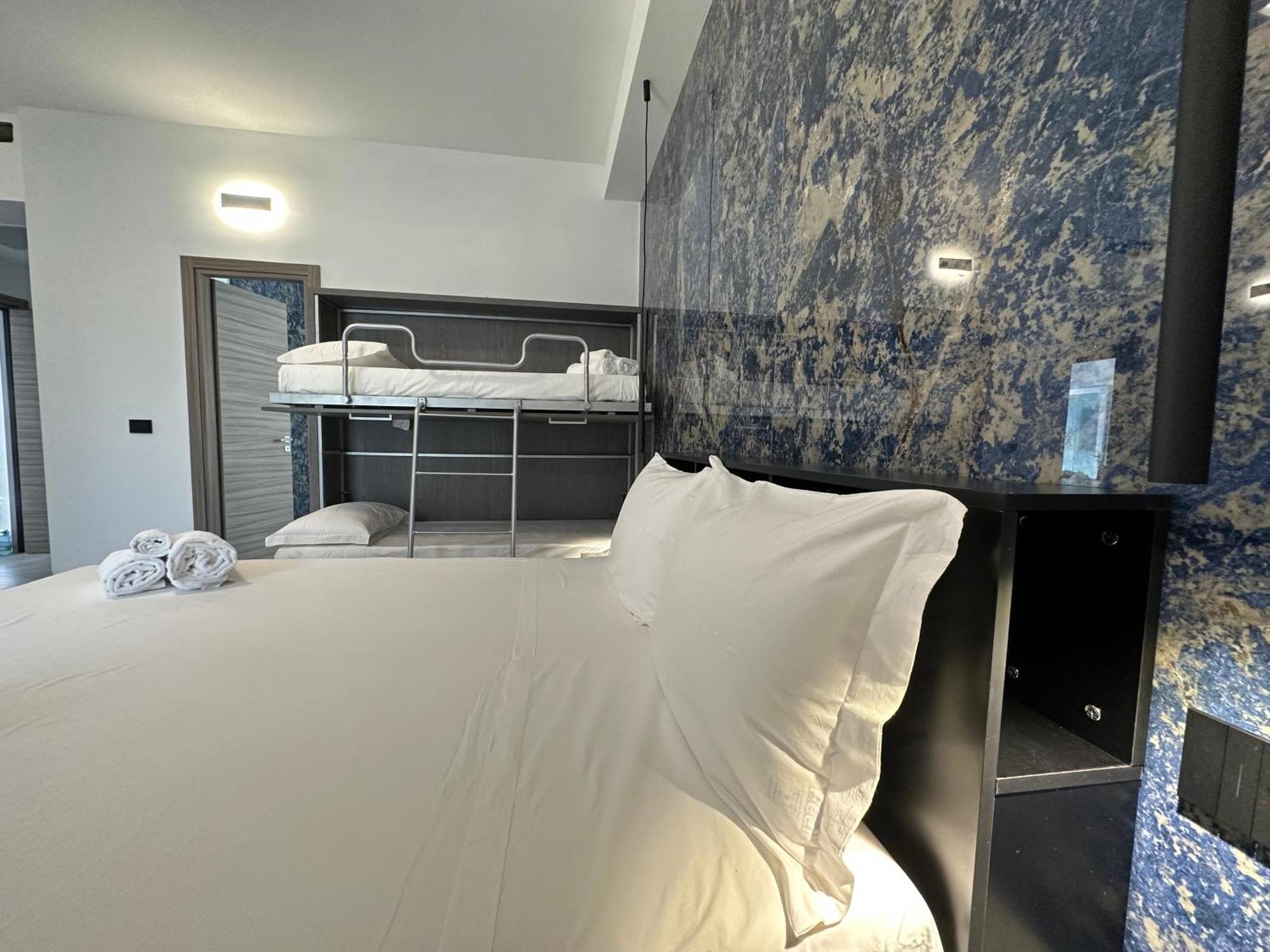 Premium Quadruple Room,1556486188:JPEG