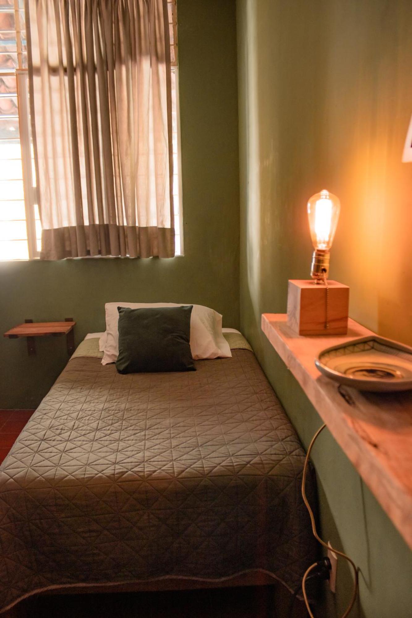 Standard Single Room,1556824456:JPEG