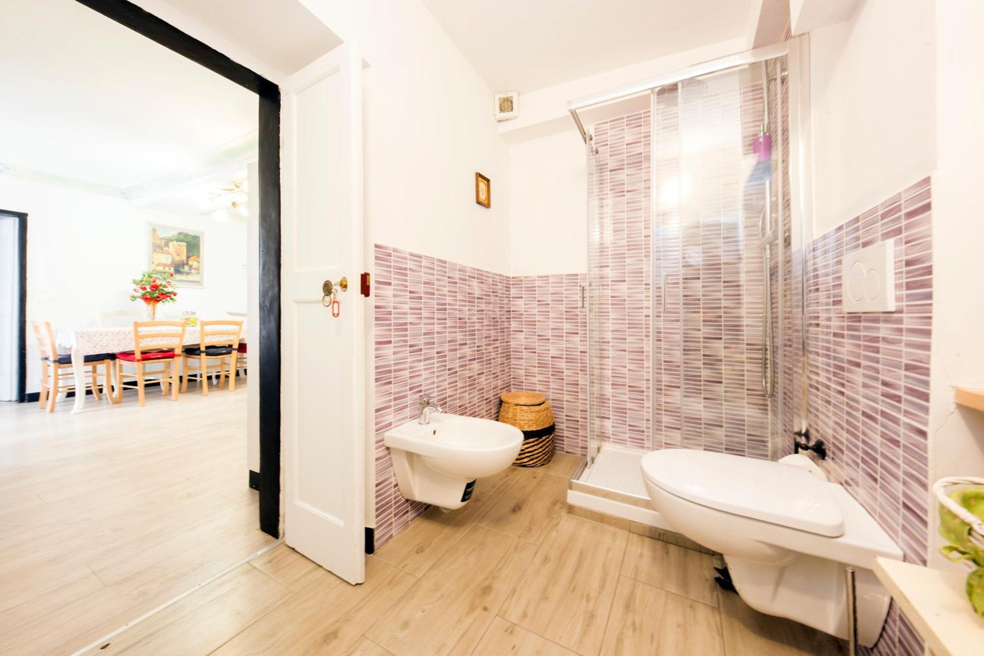 Double Room Private External Bathroom,1556842318:JPEG