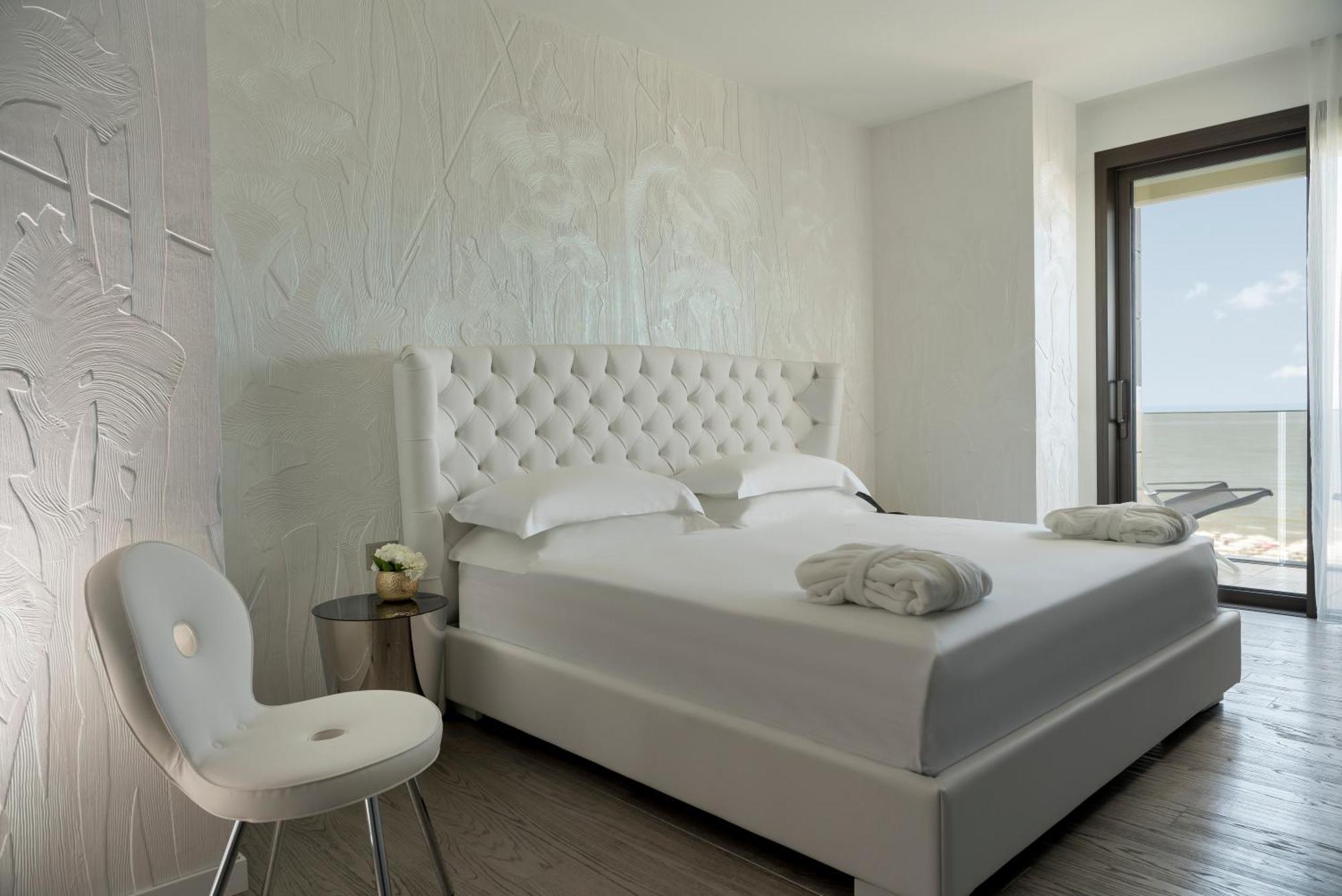 Platinum Suite Terrance Spa Bath