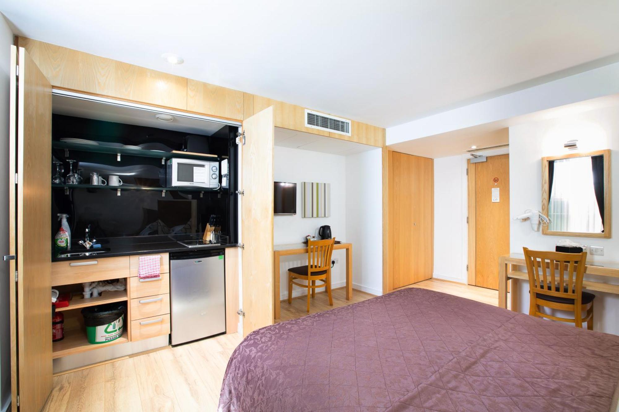 Executive Studio Suite,1557325330:JPEG