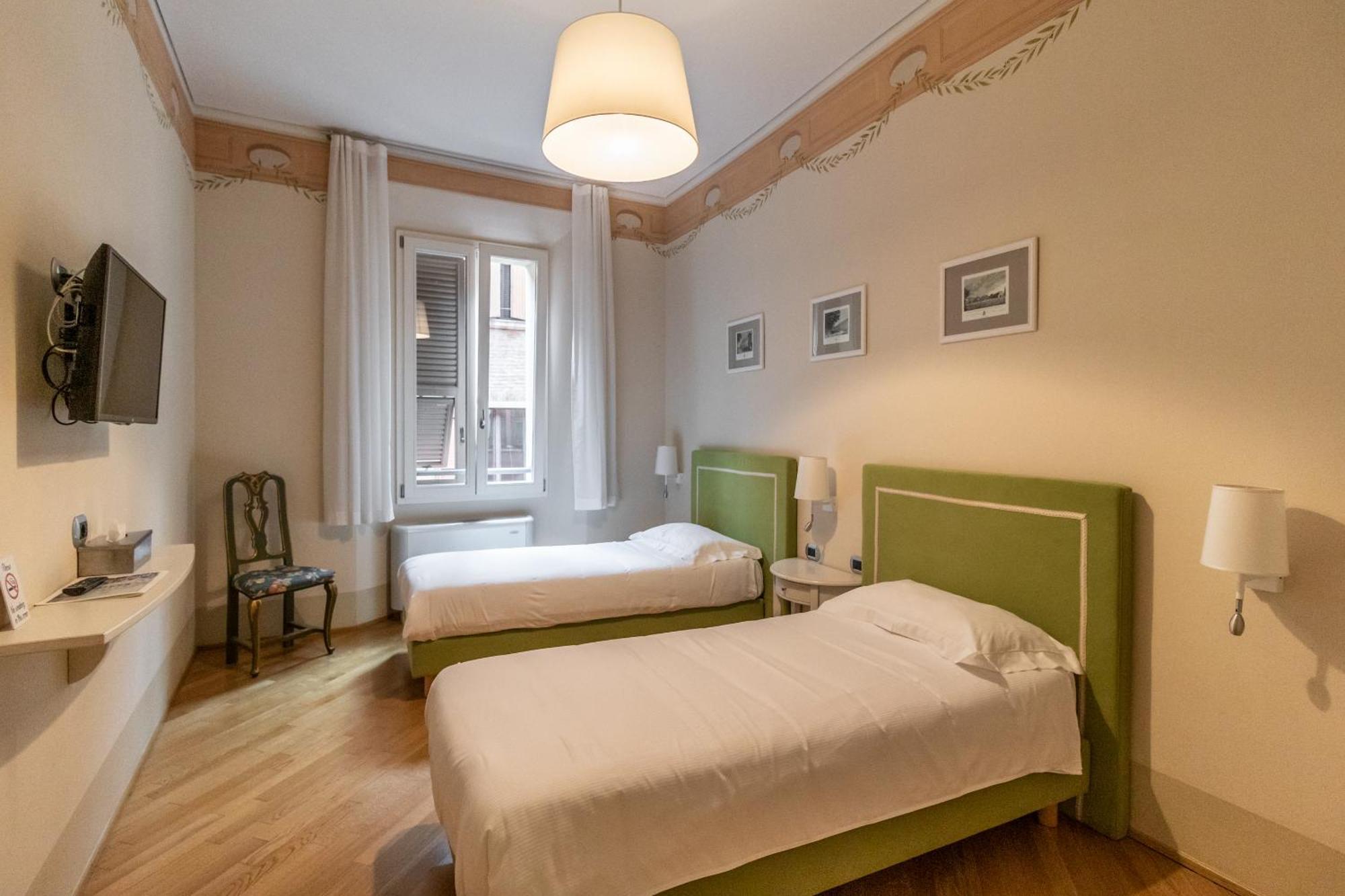 Twin Room,404141592:JPEG
