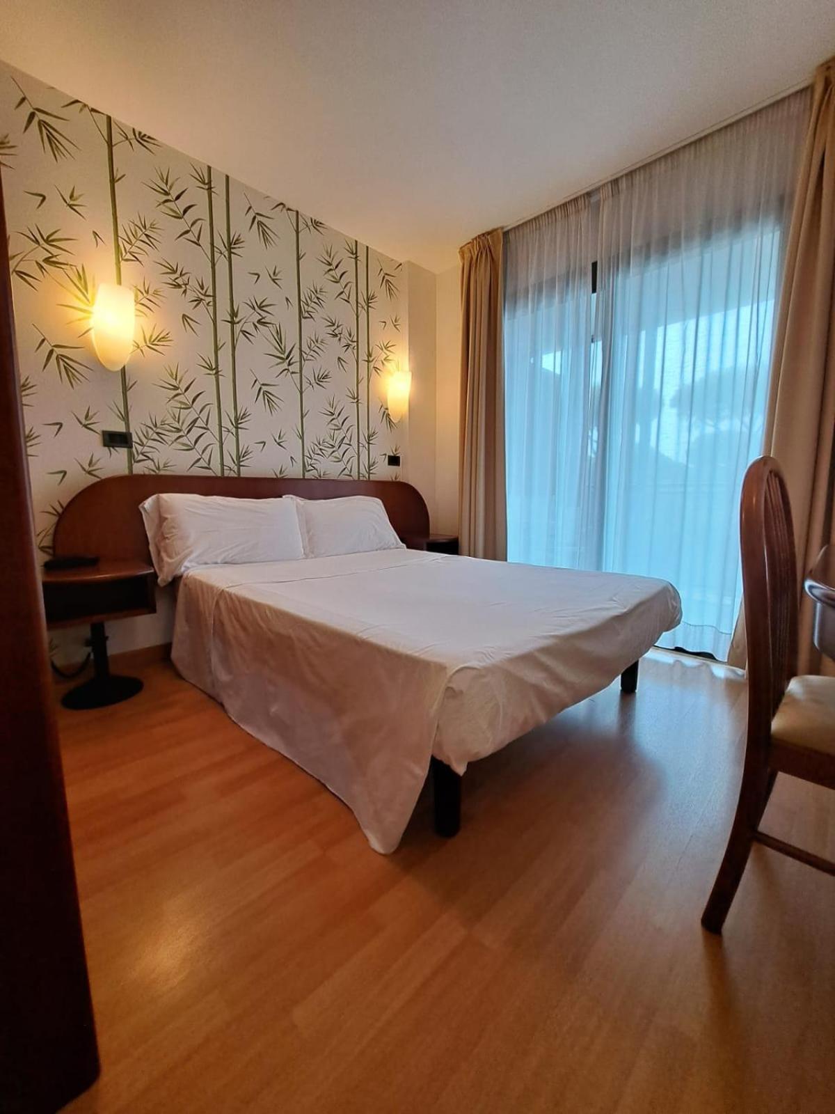 Small Double Room,1663737186:JPEG