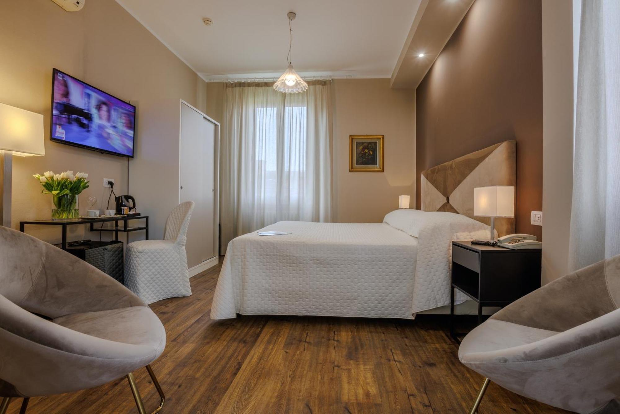 Deluxe Double or Twin Room Spa Bath