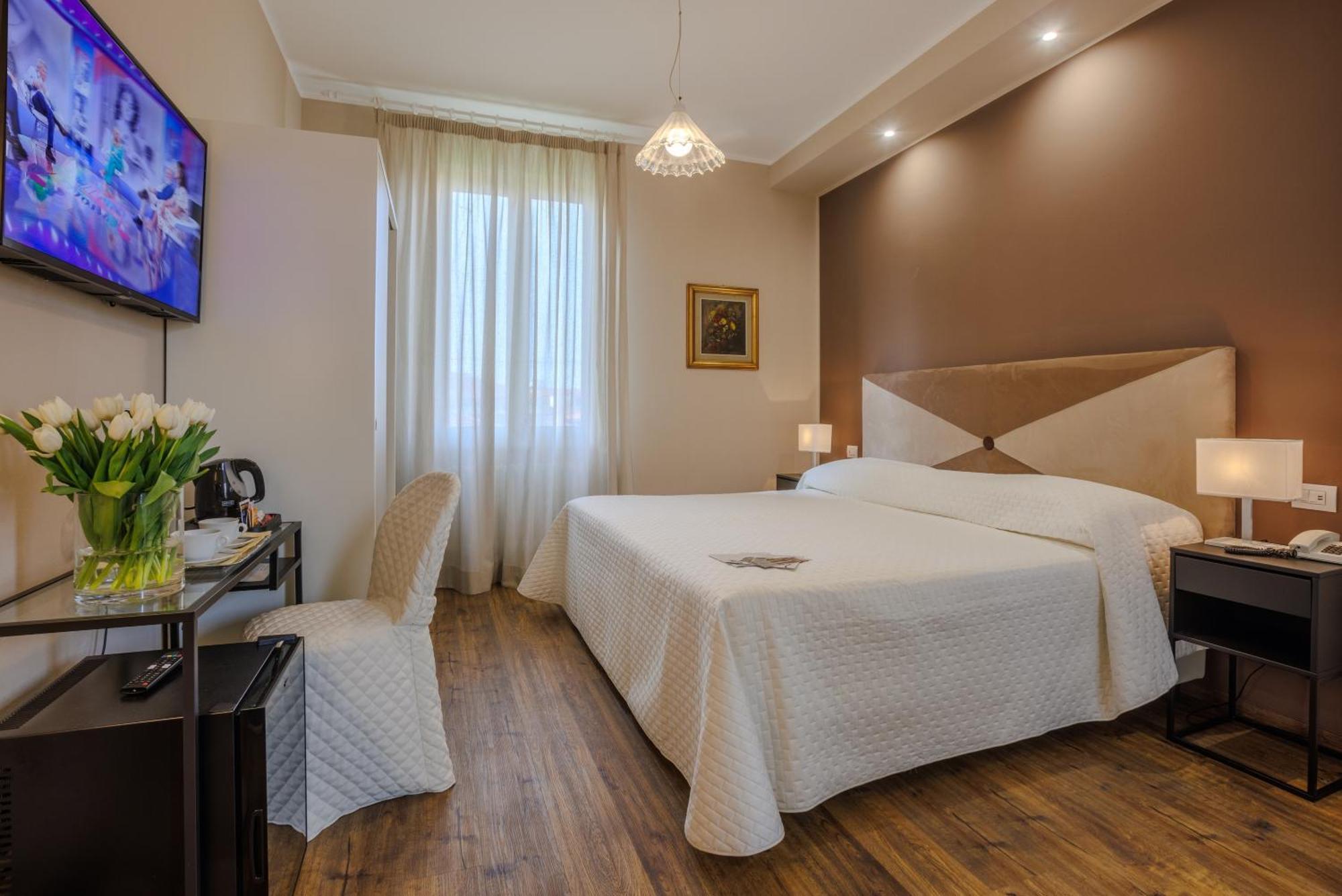 Deluxe Double or Twin Room Spa Bath