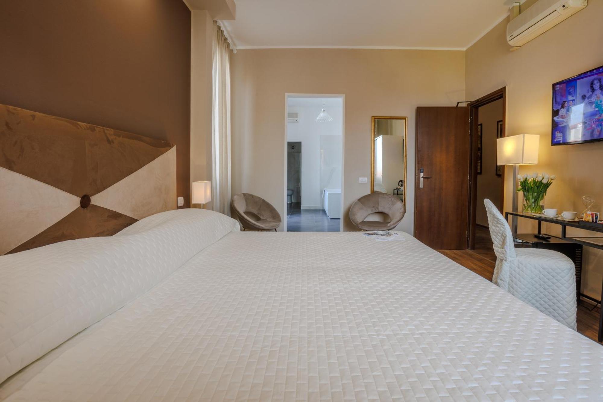 Deluxe Double or Twin Room Spa Bath