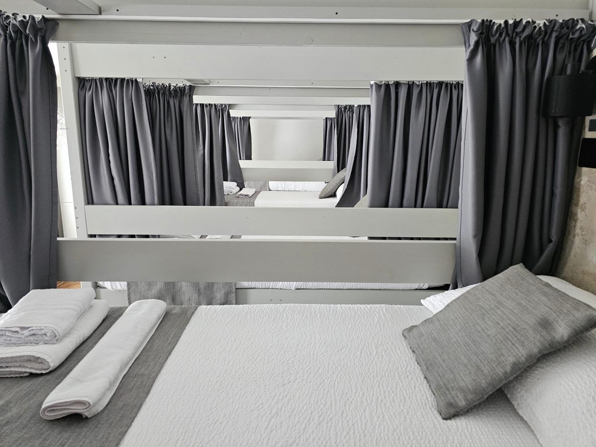Single Bed Mixed Dormitory Room