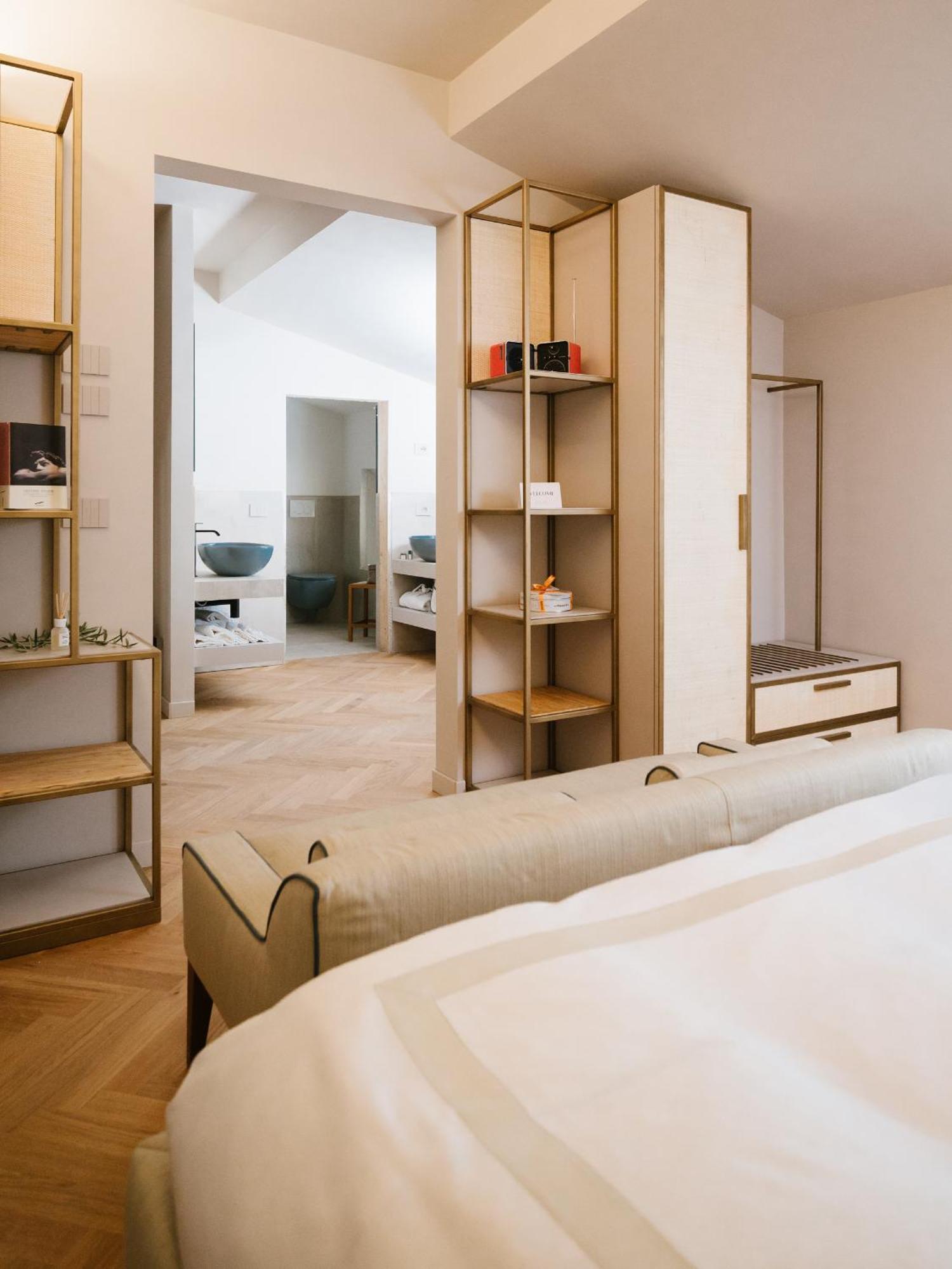 Signature Suite,1665413506:JPEG