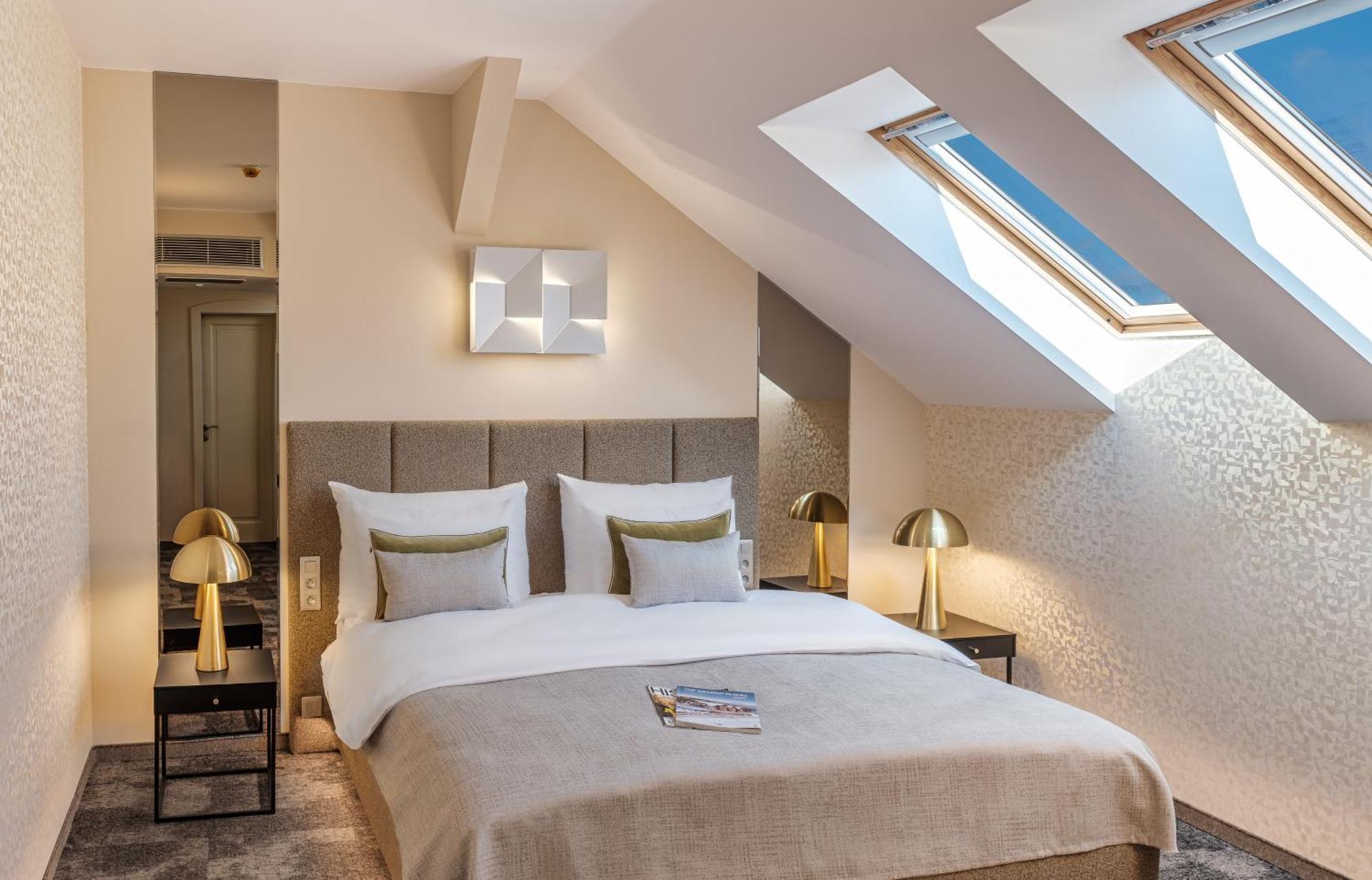Superior Triple Attic Room,1559661334:JPEG