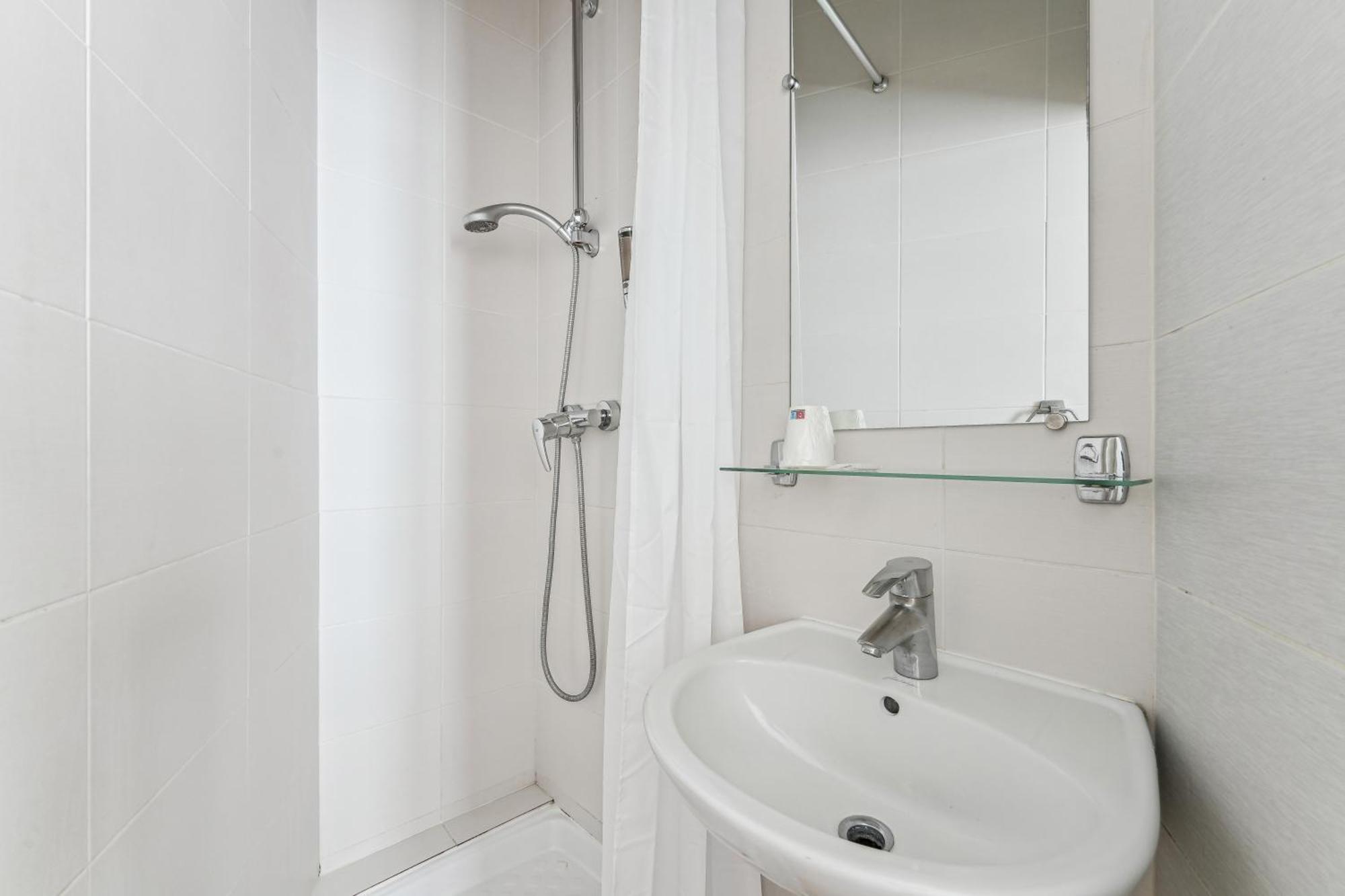 Single Room Private Bathroom,1559707894:JPEG