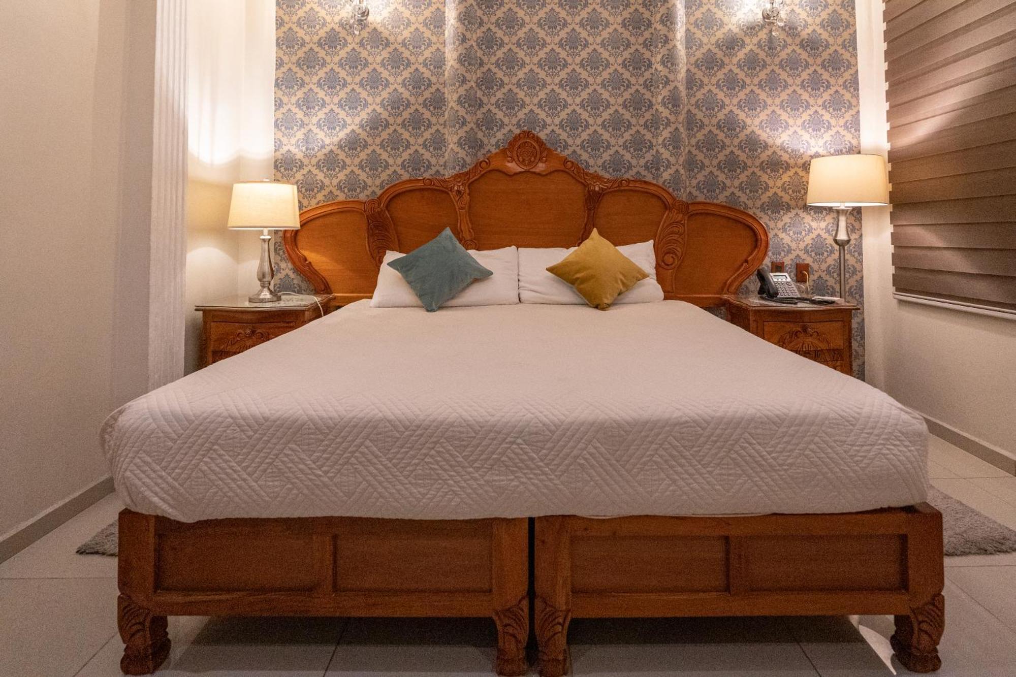 Deluxe King Room