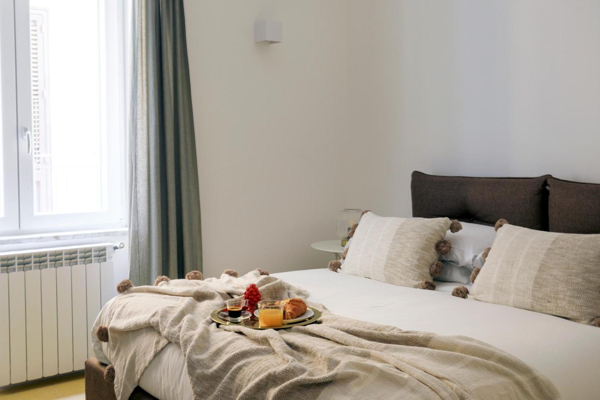 Double Room,1562555518:JPEG