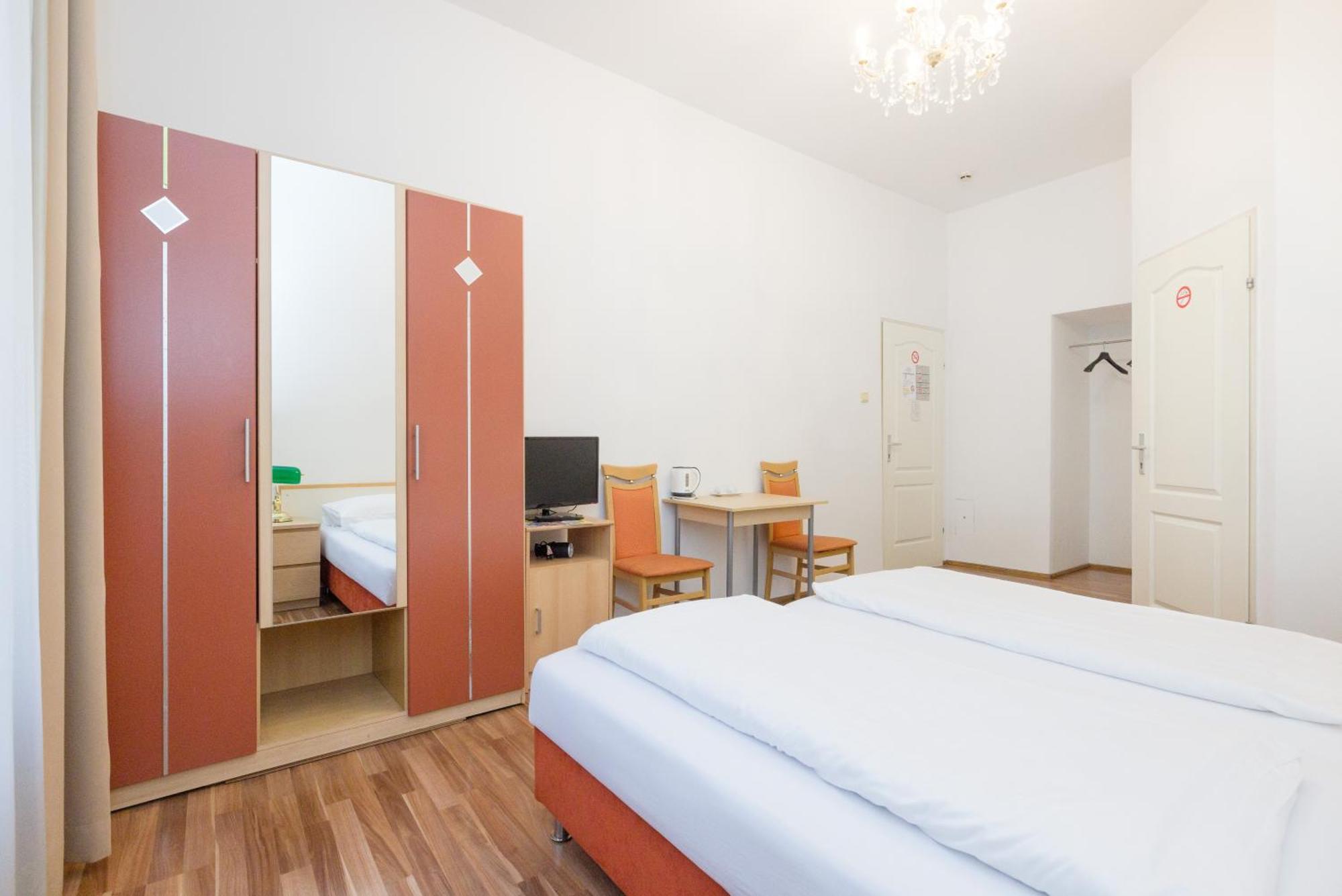 Double Room,1562665846:JPEG