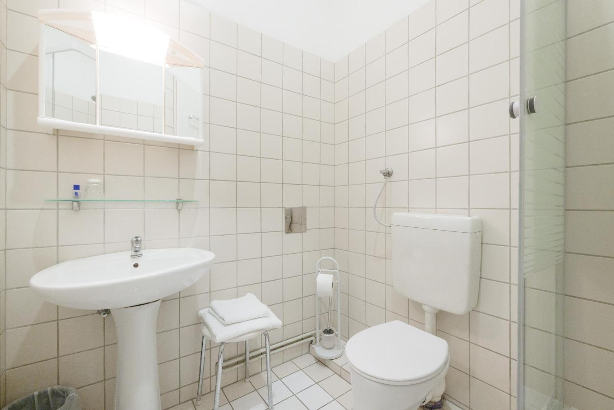 Single Room,1562665801:JPEG