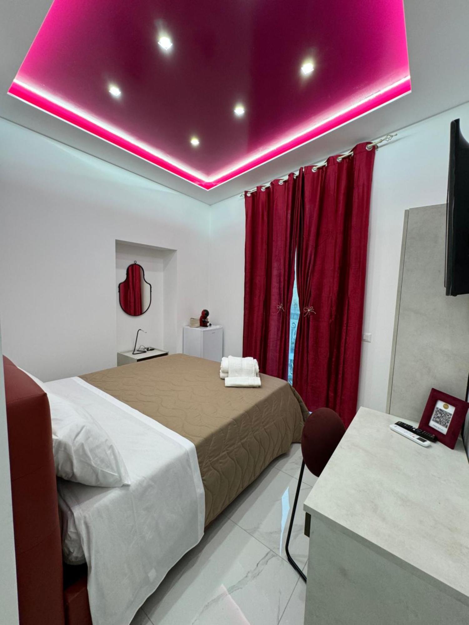 King Room,1562992696:JPEG