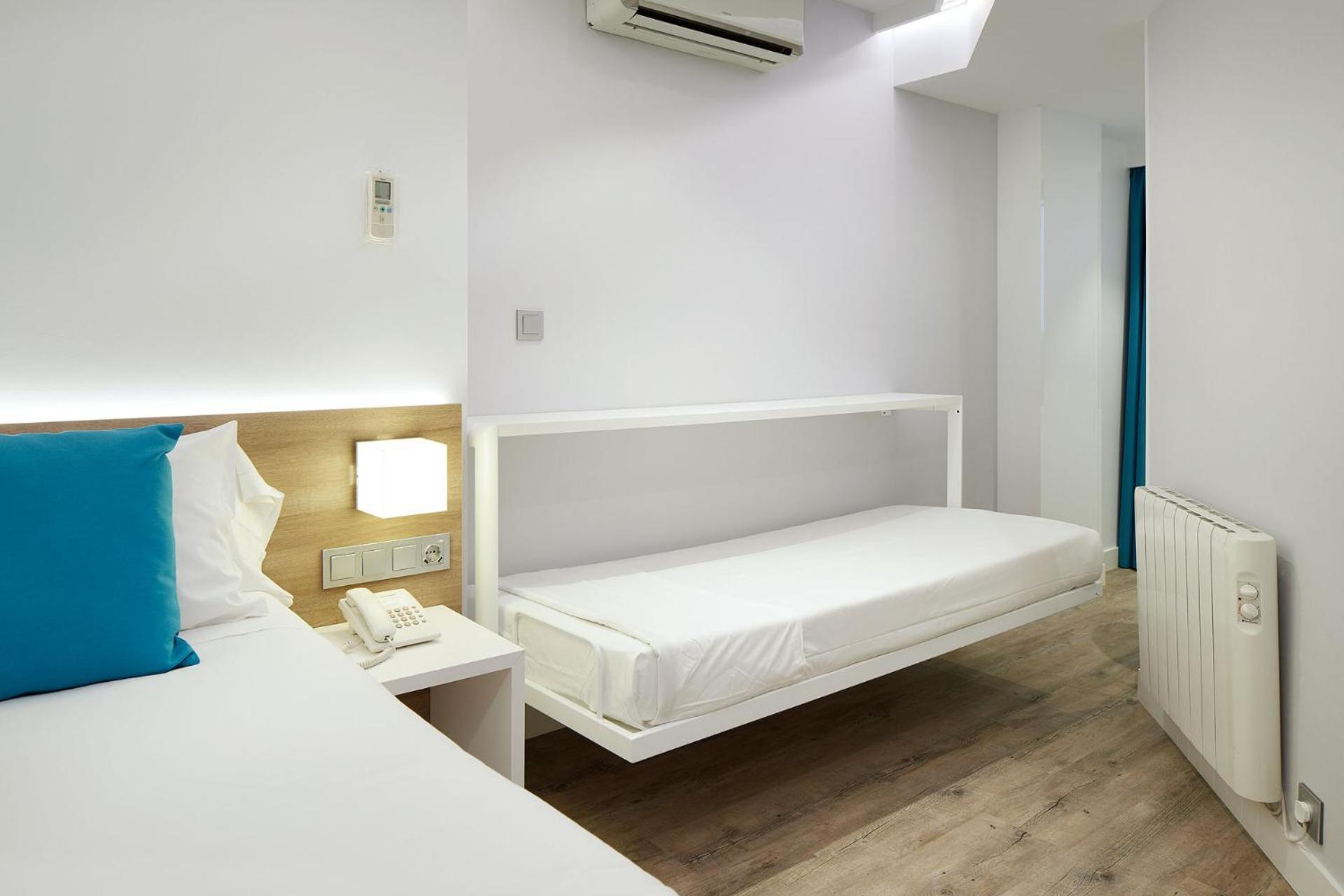 Double or Twin Room Interior Facing,1563278443:JPEG