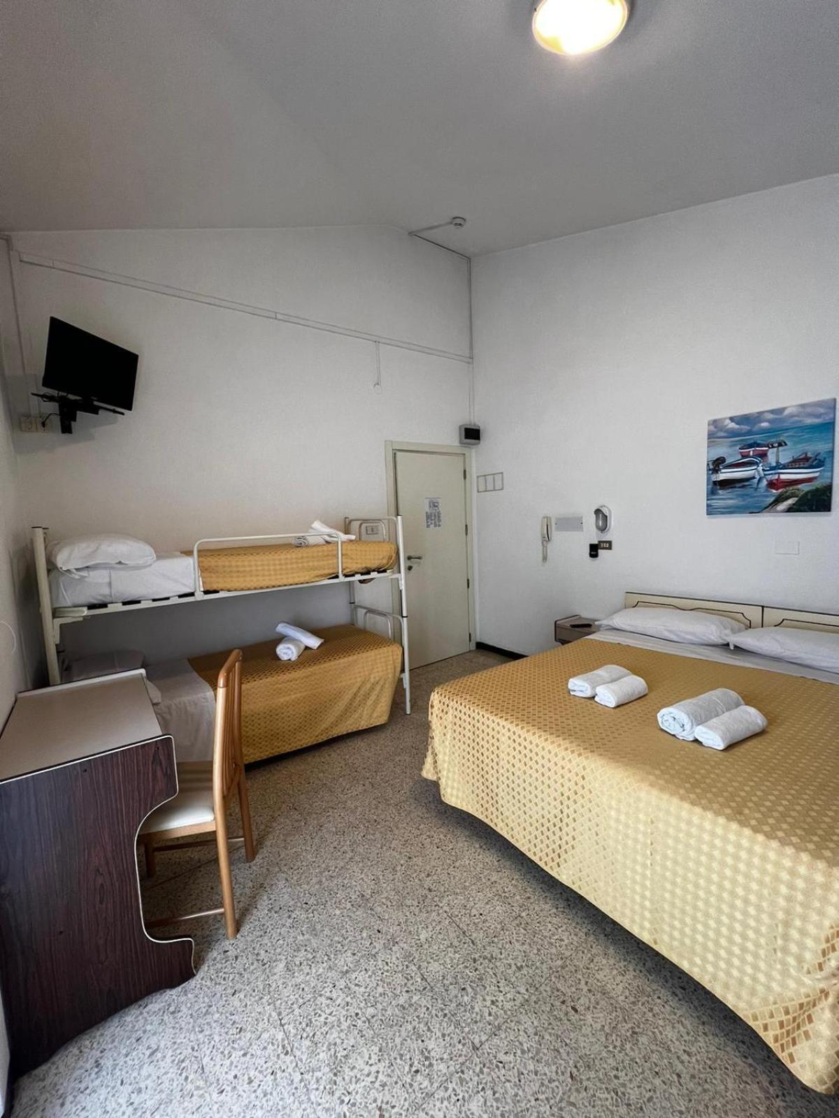 Standard Quadruple Room,1563316702:JPEG