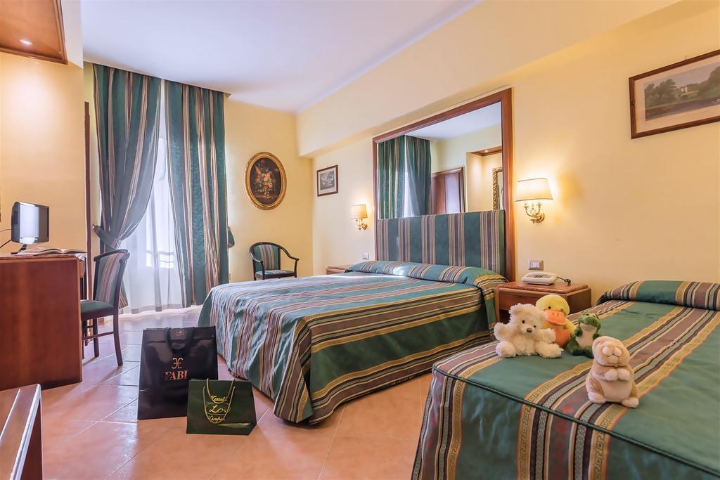 Triple Room,156451626:JPEG