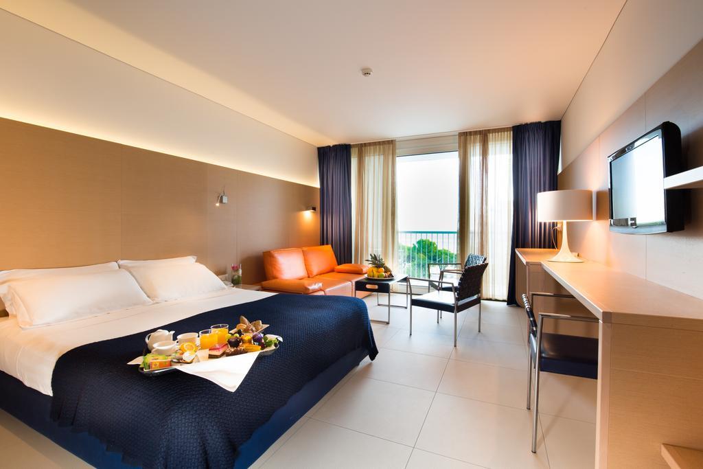 Junior Suite Sea View Beach Access,155574272:JPEG