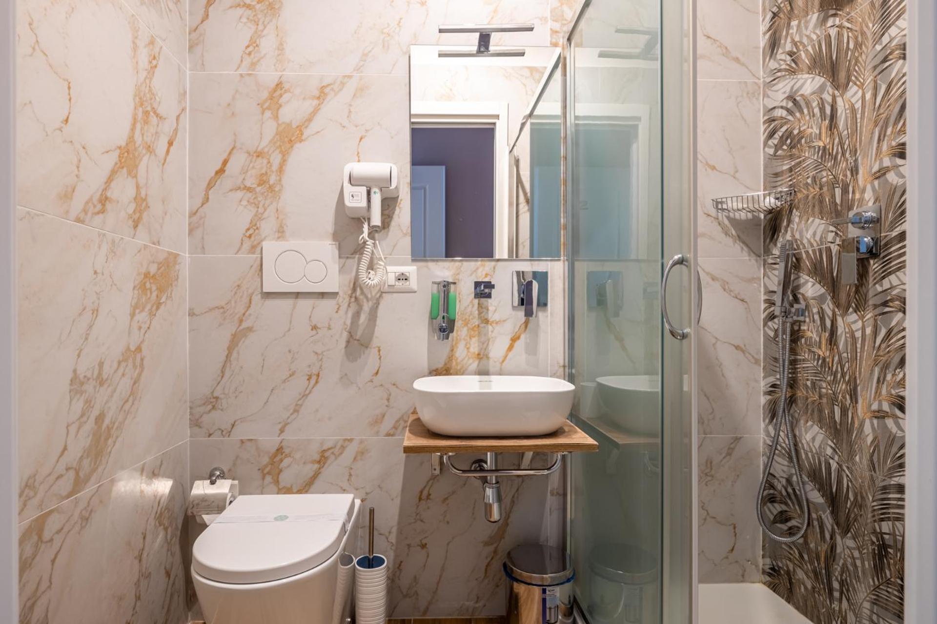 Double Room Private Bathroom
