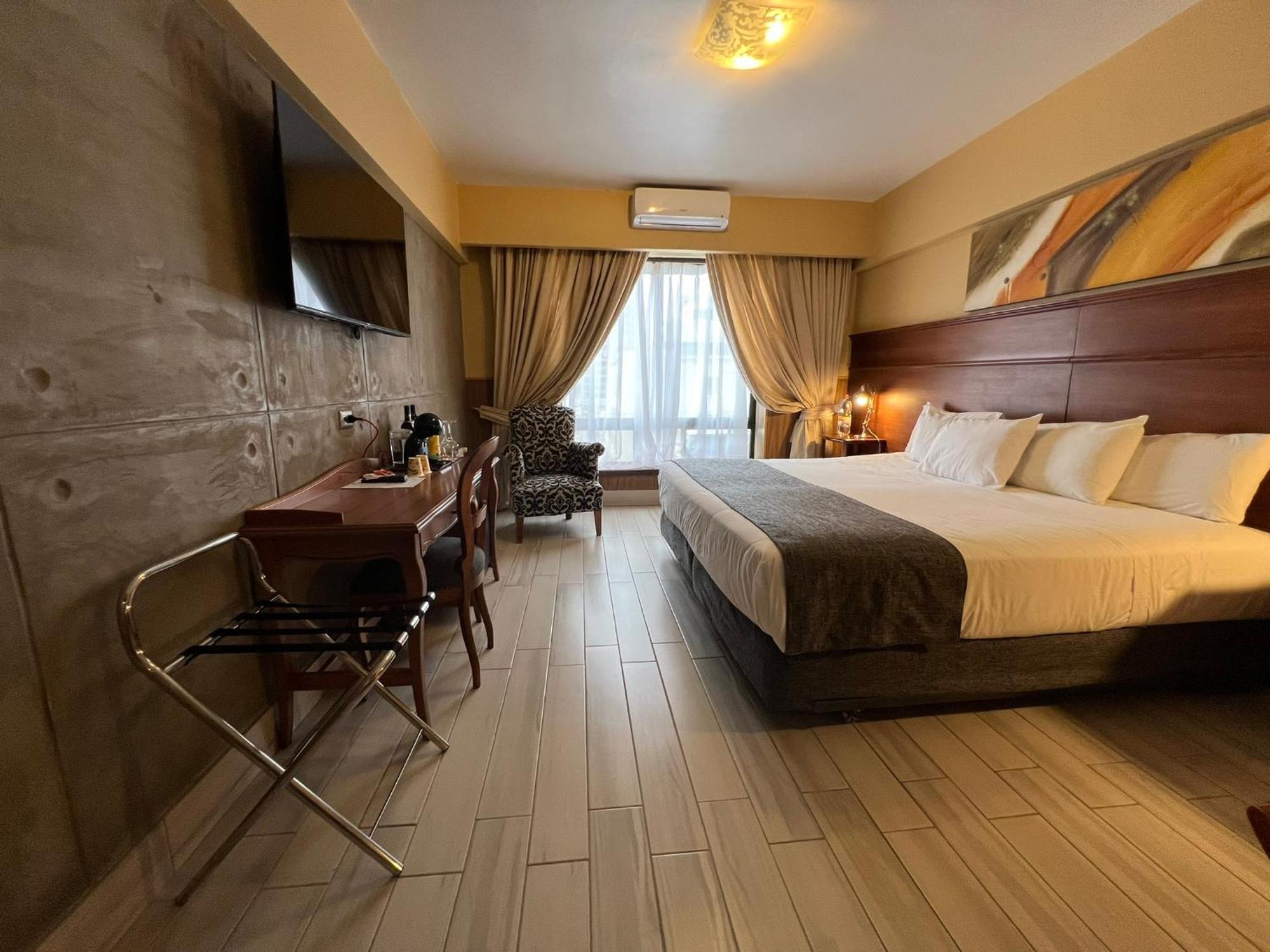 Executive Room