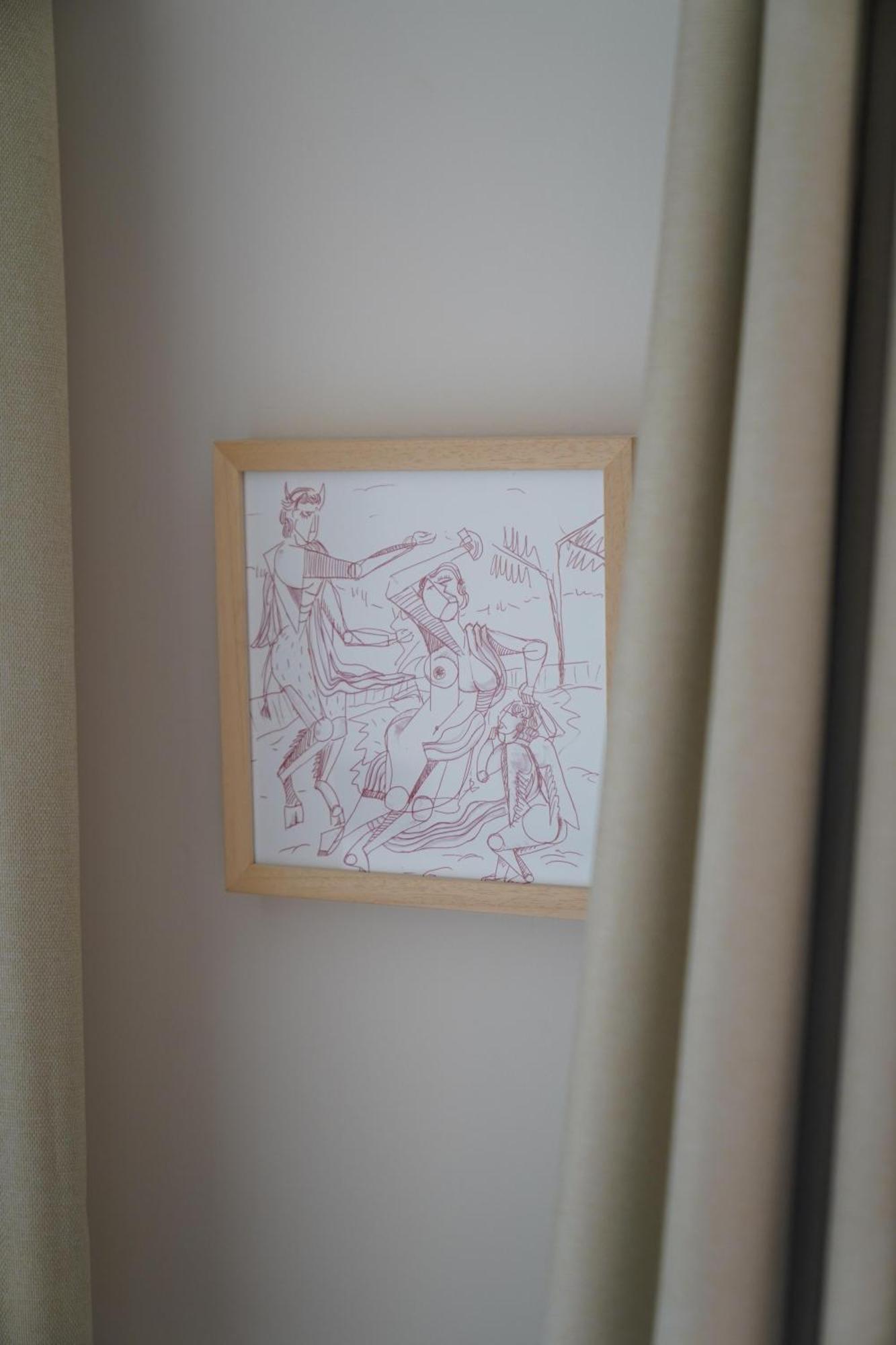 The Petite Signature,1566916091:JPEG